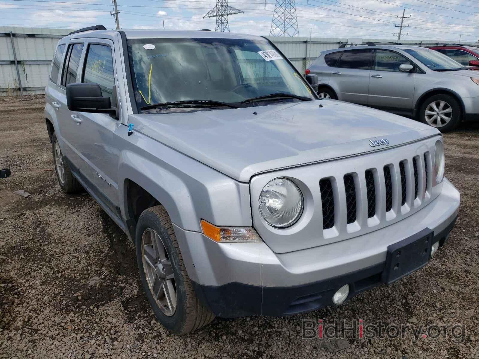 Photo 1J4NF1GB8BD188015 - JEEP PATRIOT 2011