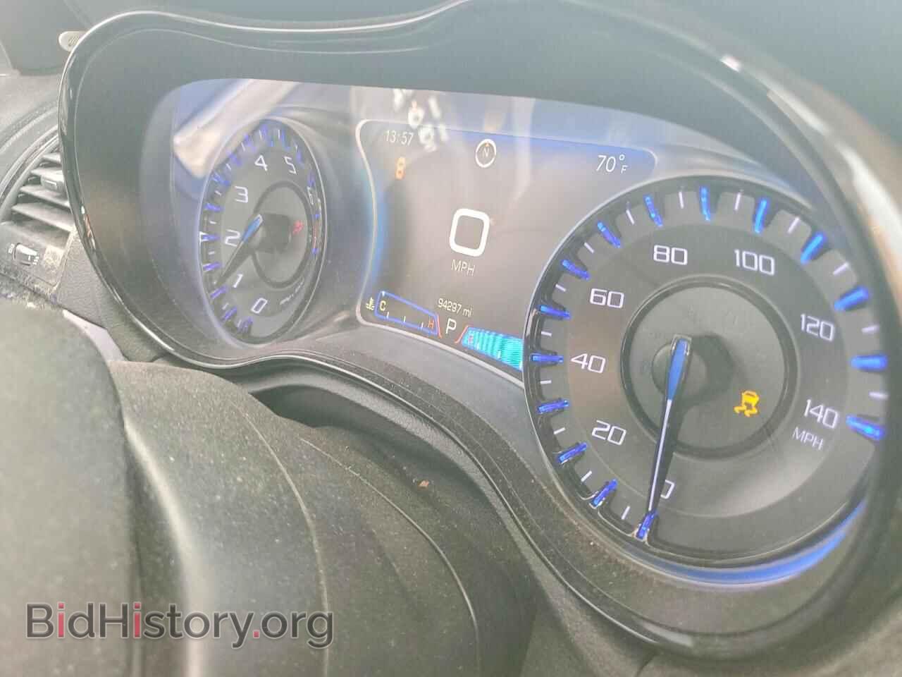 2019 CHRYSLER 300 - VIN: 2C3CCAGGXKH536857 - Фото 9