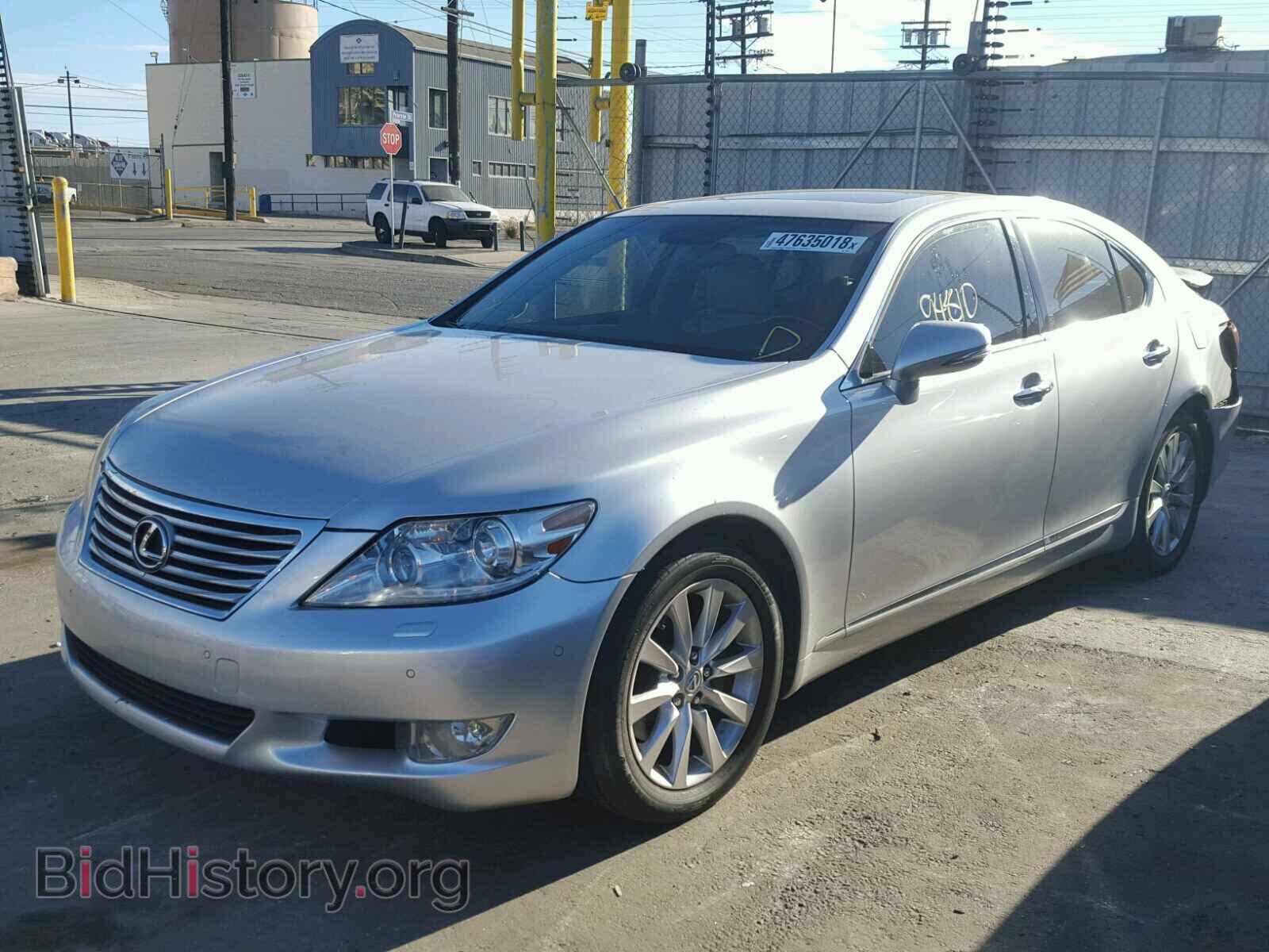 2012 LEXUS LS460 - VIN: JTHBL5EF4C5108704 - Photo 2