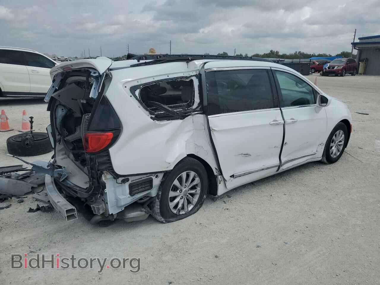 2017 CHRYSLER PACIFICA - VIN: 2C4RC1BG9HR763635 - Фото 3