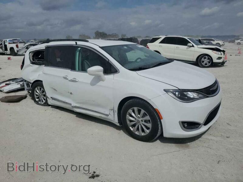 2017 Chrysler PACIFICA (VIN 2C4RC1BG9HR763635) — photo 4 of 14