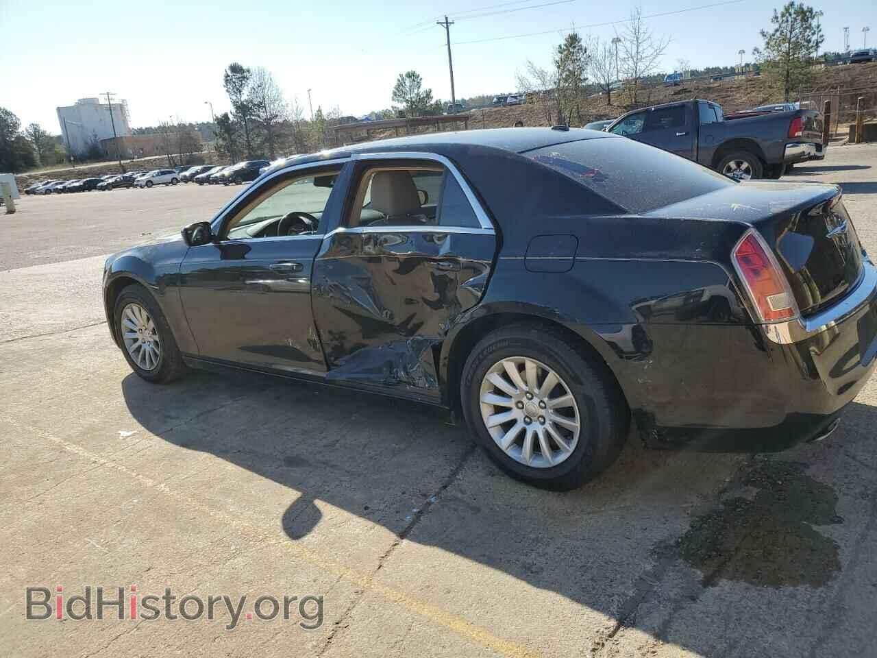 2013 CHRYSLER 300 - VIN: 2C3CCAAG3DH709839 - Фото 2