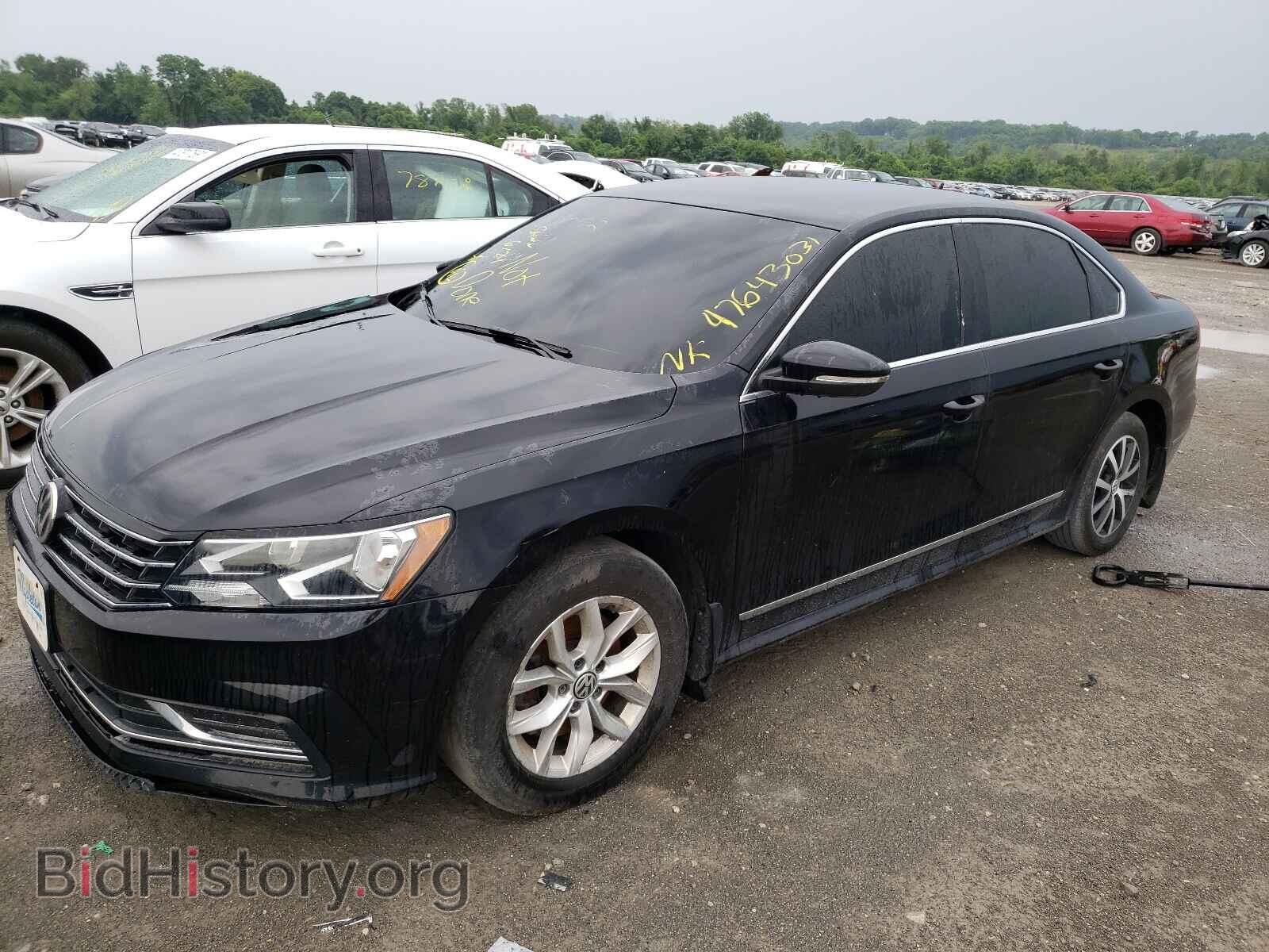 2017 VOLKSWAGEN PASSAT - VIN: 1VWAT7A34HC008607 - Фото 2