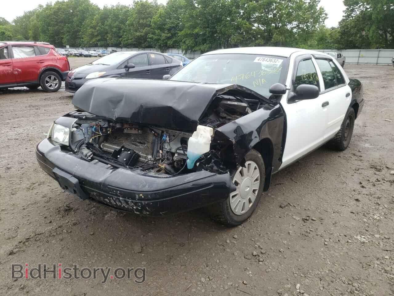 2011 FORD CROWN VIC - VIN: 2FABP7BV2BX176516 - Фото 2