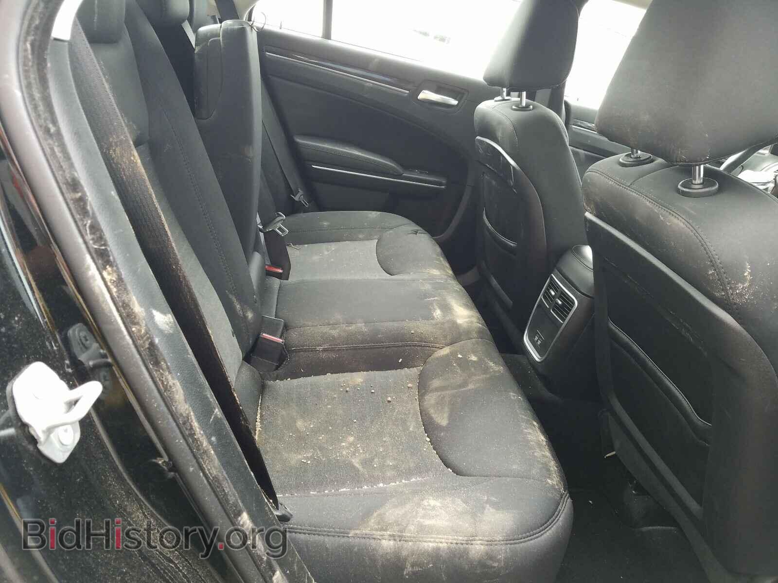 2019 CHRYSLER 300 - VIN: 2C3CCAAG4KH590826 - Фото 6