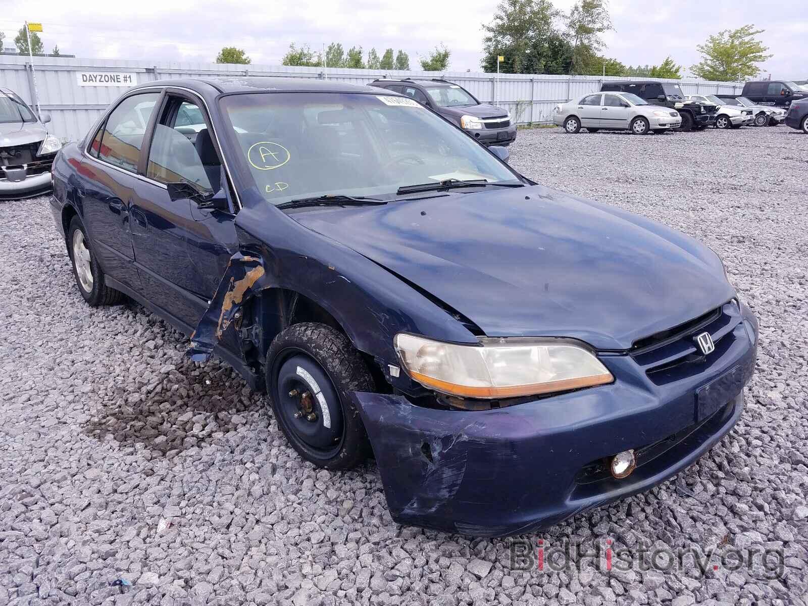 Photo 1HGCG5648XA801796 - HONDA ACCORD 1999