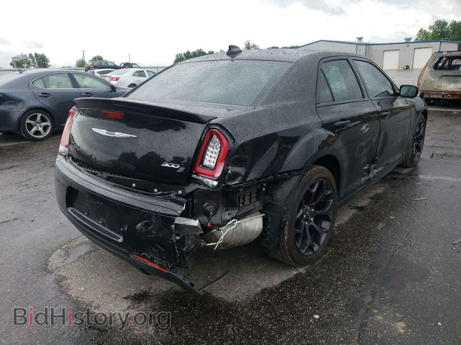 2019 CHRYSLER 300 - VIN: 2C3CCABT1KH704860 - Фото 4