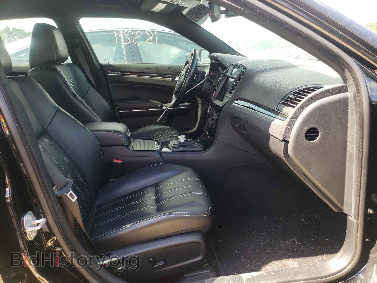 2019 CHRYSLER 300 - VIN: 2C3CCABT1KH704860 - Фото 5