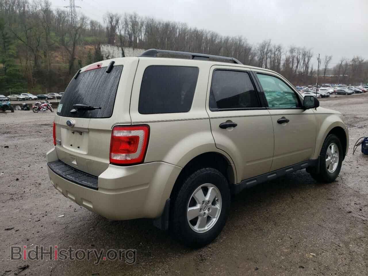 2011 FORD ESCAPE - VIN: 1FMCU0D77BKC70709 - Фото 3