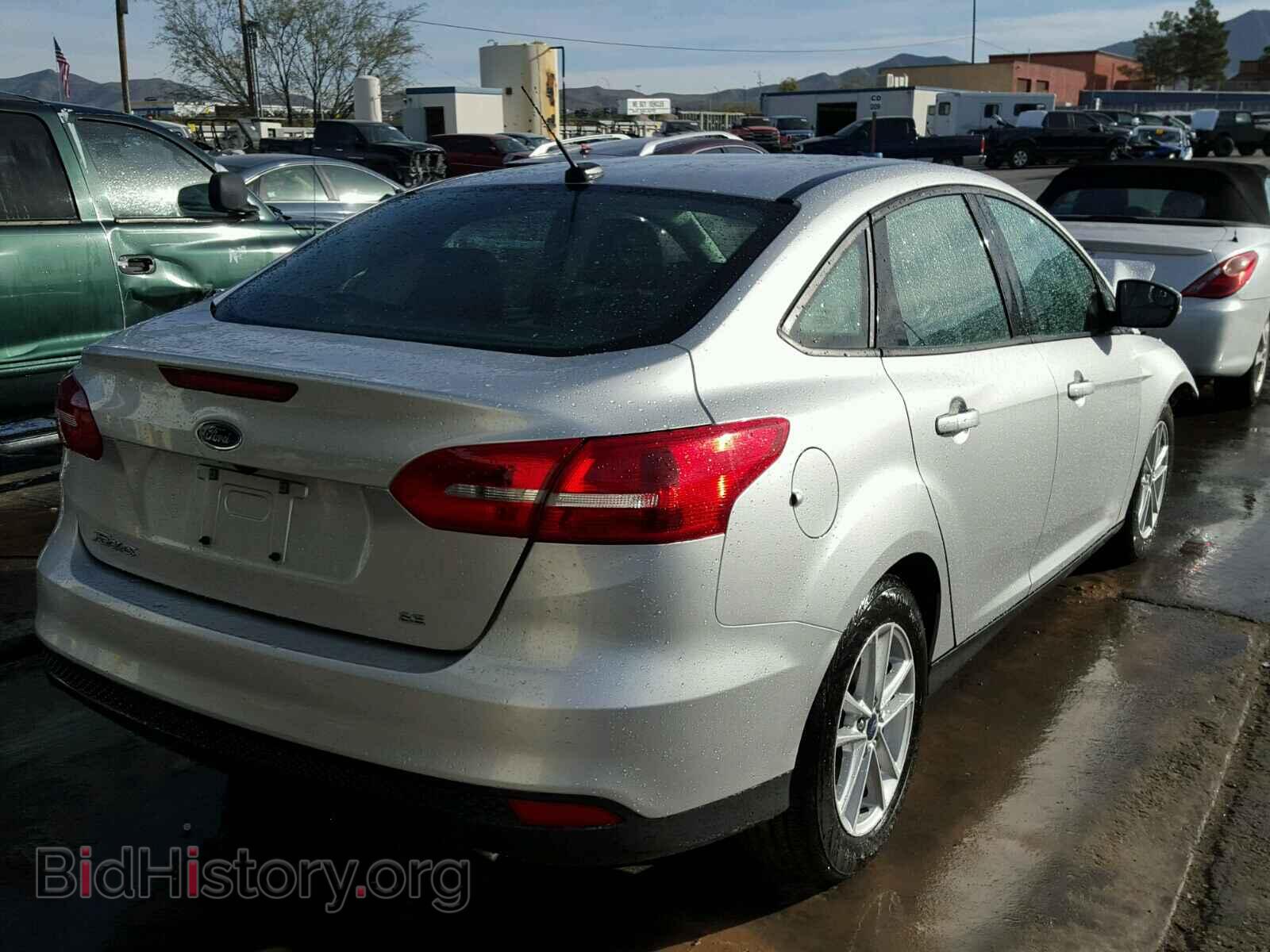 2017 FORD FOCUS - VIN: 1FADP3F2XHL220589 - Photo 4