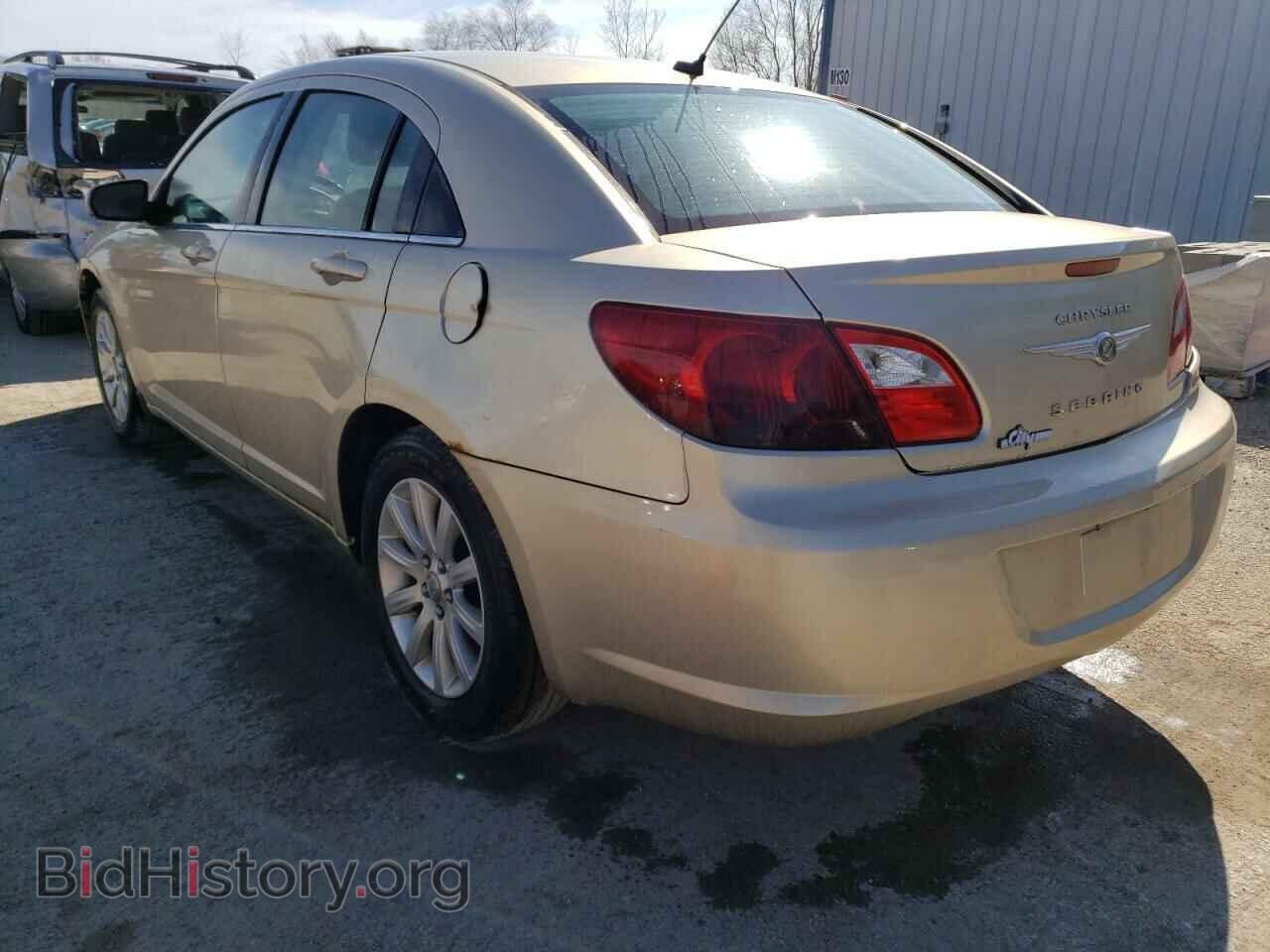 2010 CHRYSLER SEBRING - VIN: 1C3CC5FB3AN162983 - Фото 2