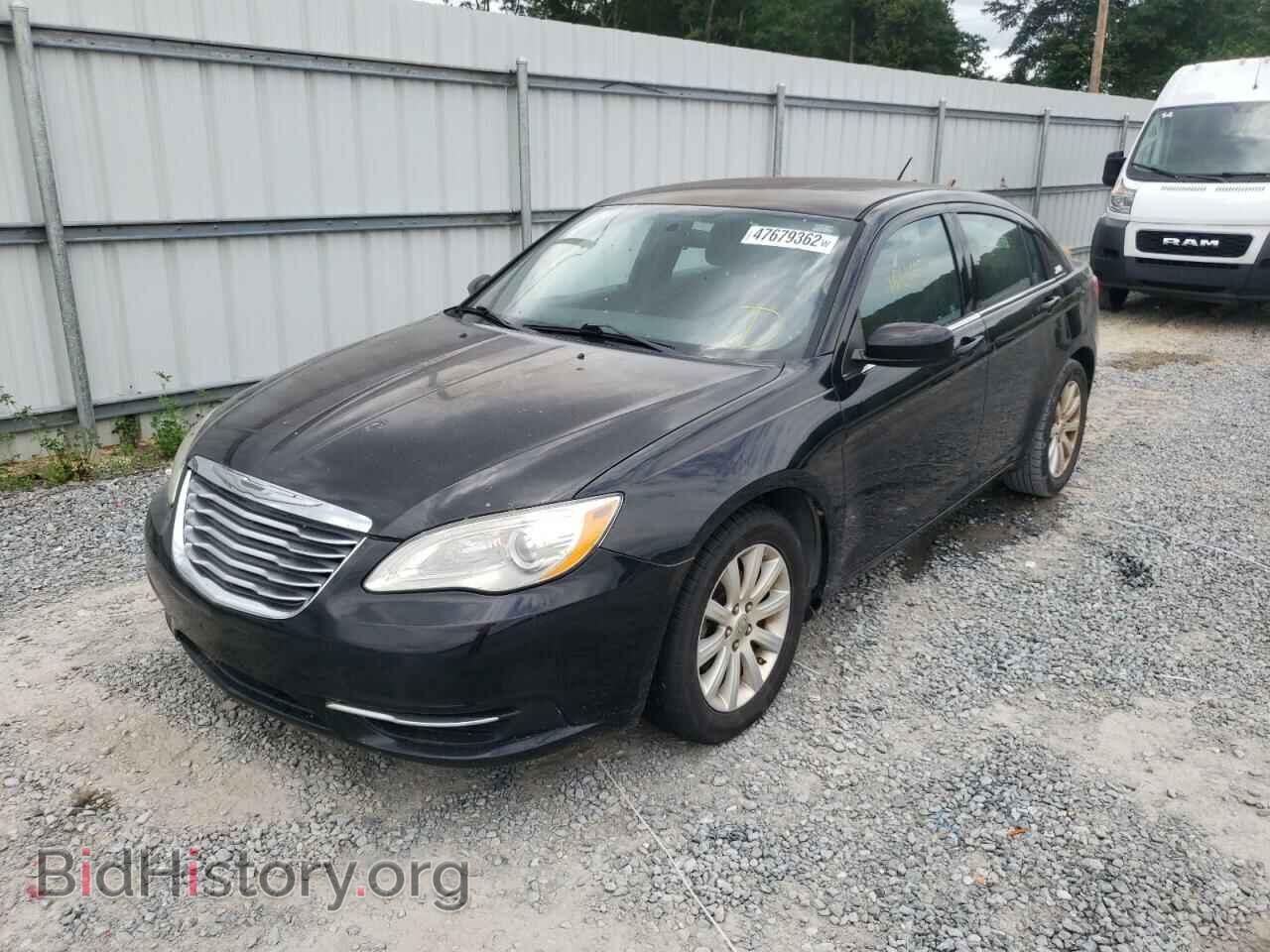2013 CHRYSLER 200 - VIN: 1C3CCBBGXDN677998 - Фото 2
