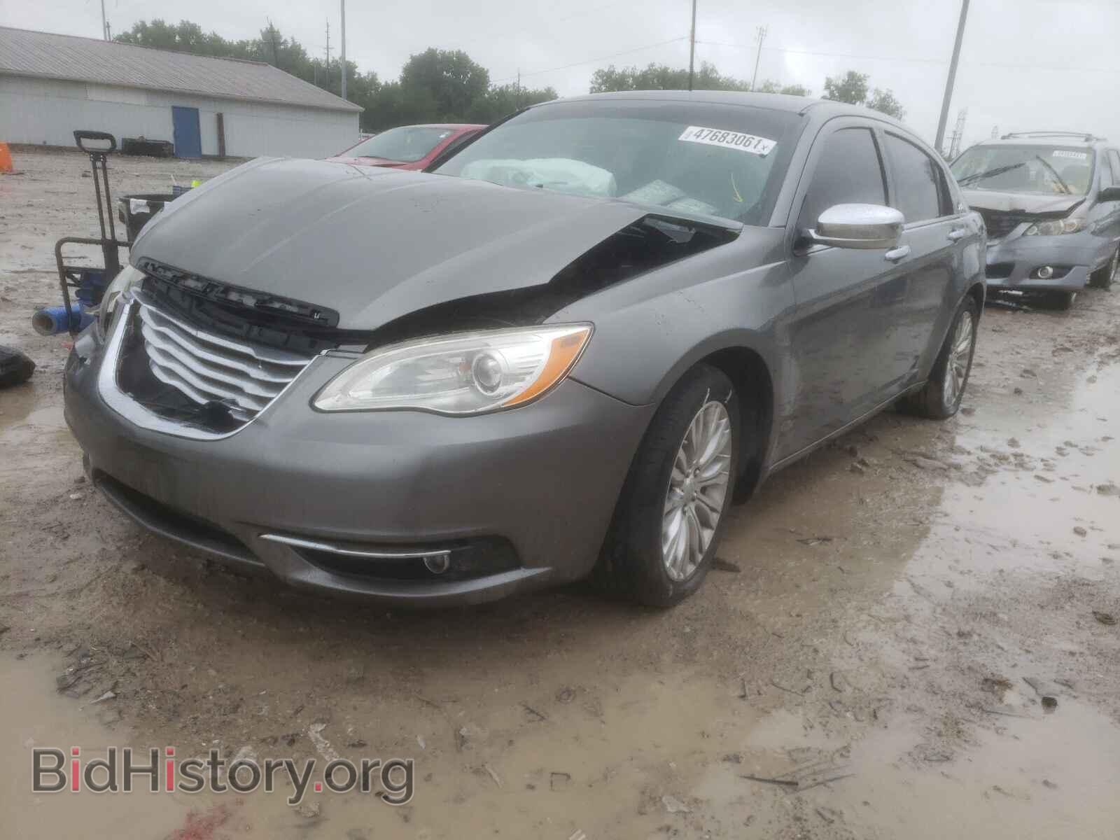 2013 CHRYSLER 200 - VIN: 1C3CCBCG8DN515933 - Фото 2