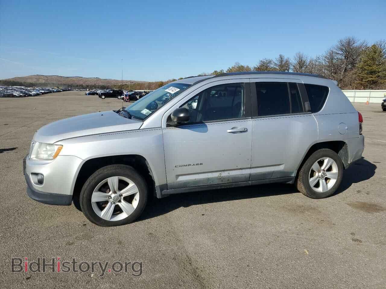 Photo 1J4NF1FB0BD197101 - JEEP COMPASS 2011