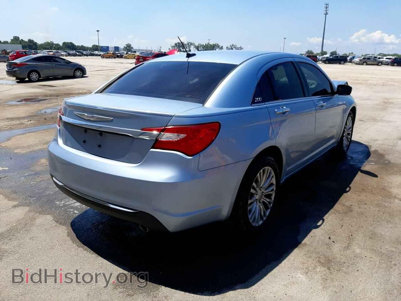 2012 CHRYSLER 200 - VIN: 1C3CCBCG2CN210636 - Фото 4
