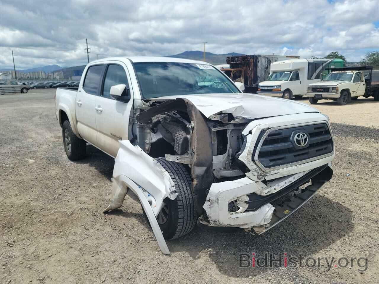 Photo 5TFAX5GN2HX088728 - TOYOTA TACOMA 2017