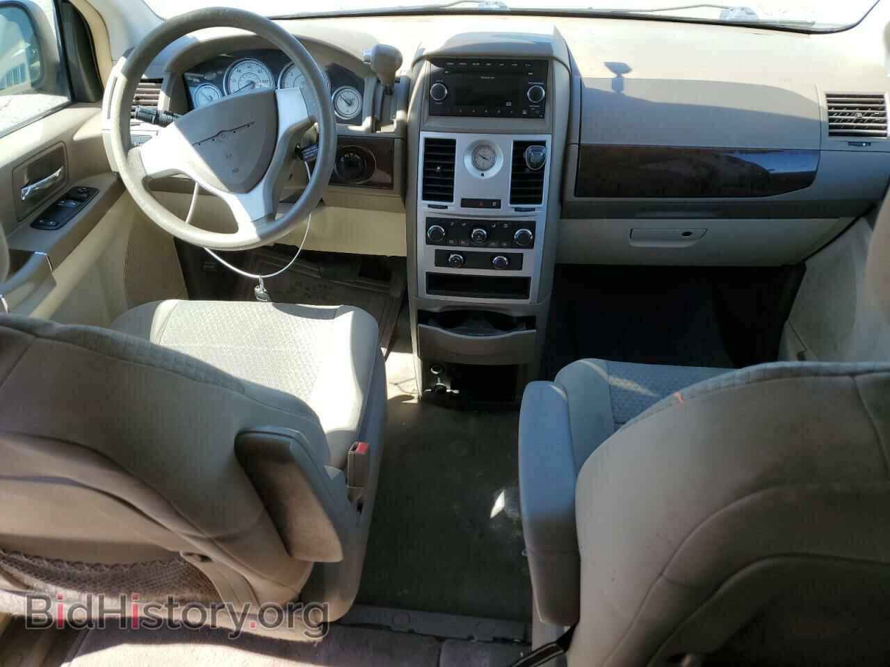 2010 CHRYSLER TOWN & C - VIN: 2A4RR4DE1AR316535 - Фото 8