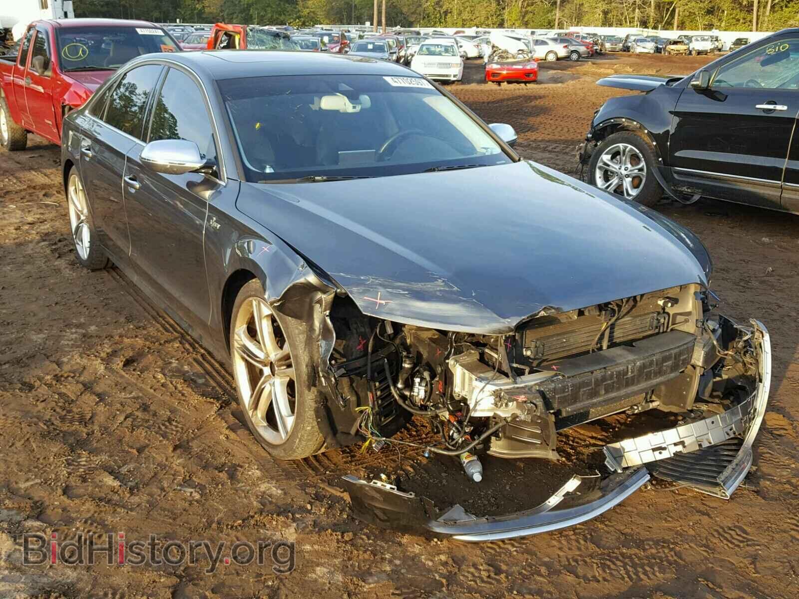 Photo WAUD2AFD8DN007361 - AUDI S8 2013