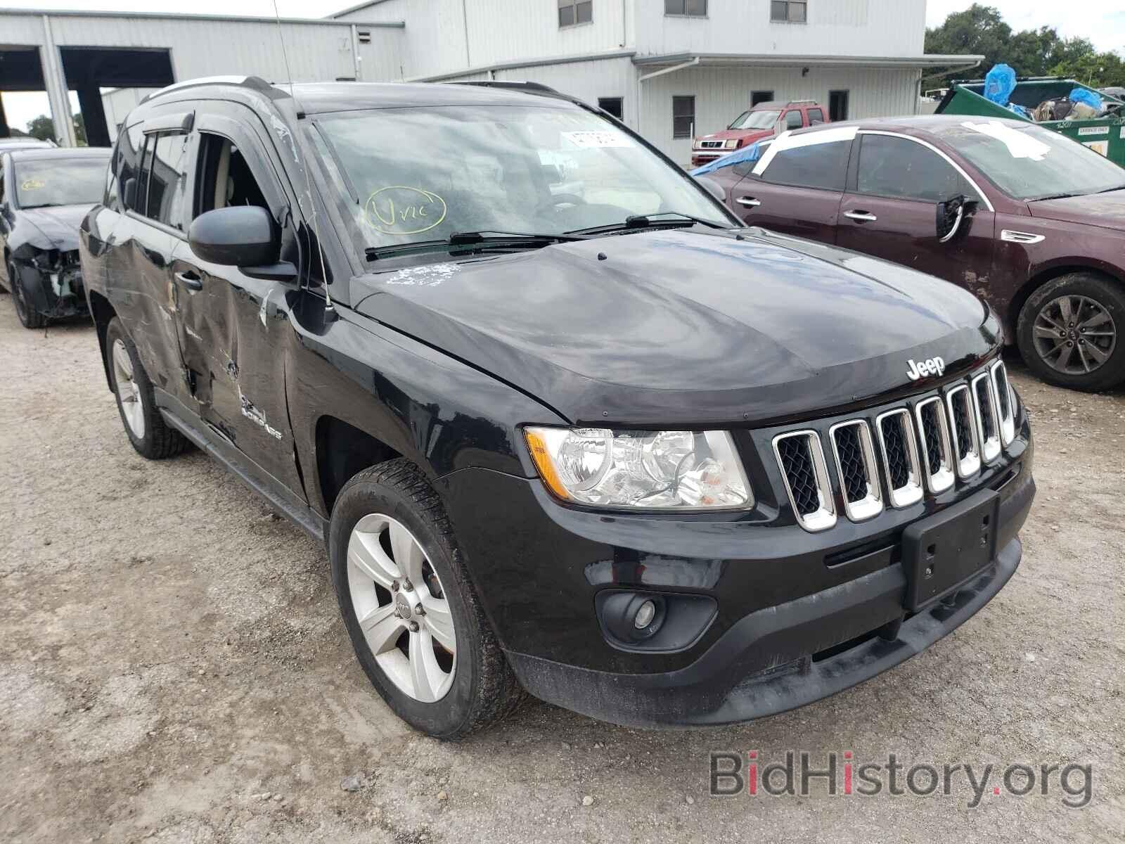 Photo 1J4NF1FBXBD164638 - JEEP COMPASS 2011