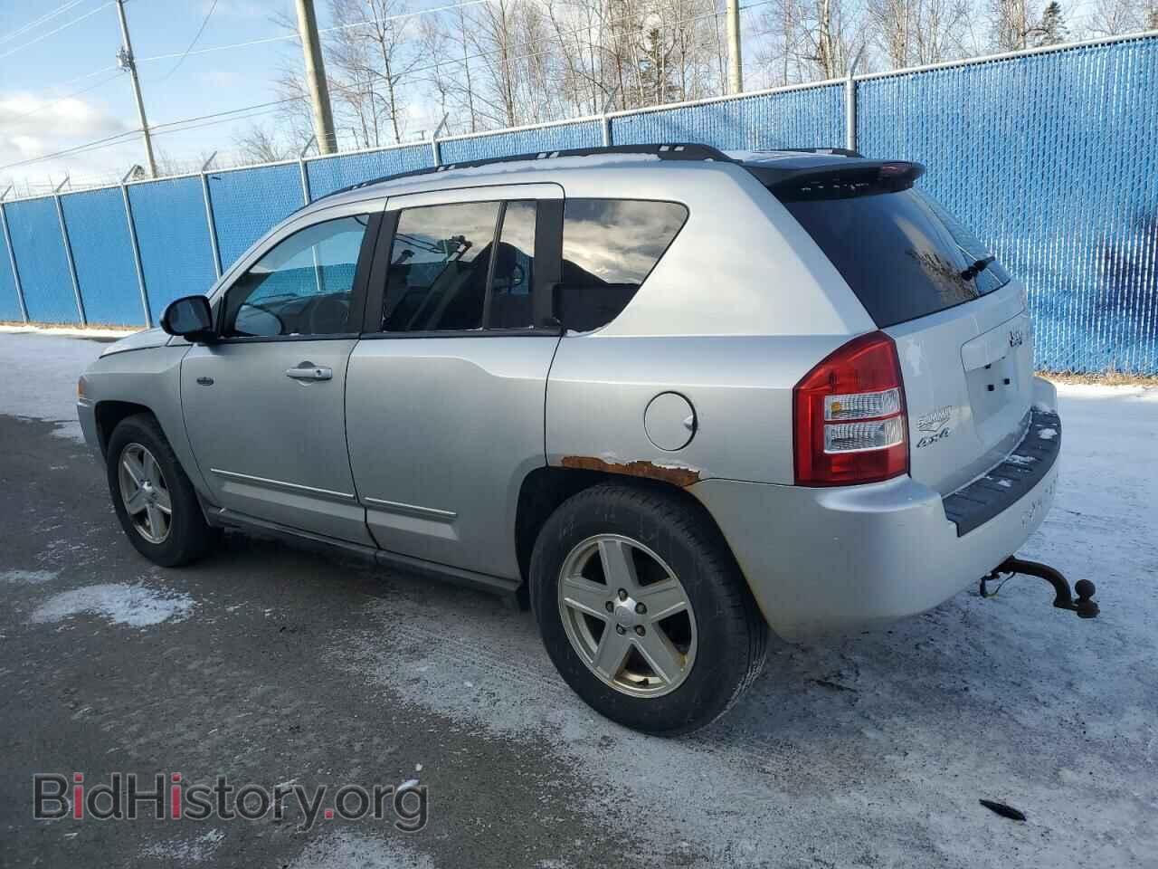 2010 JEEP COMPASS - VIN: 1J4NF4FB4AD581074 - Photo 2