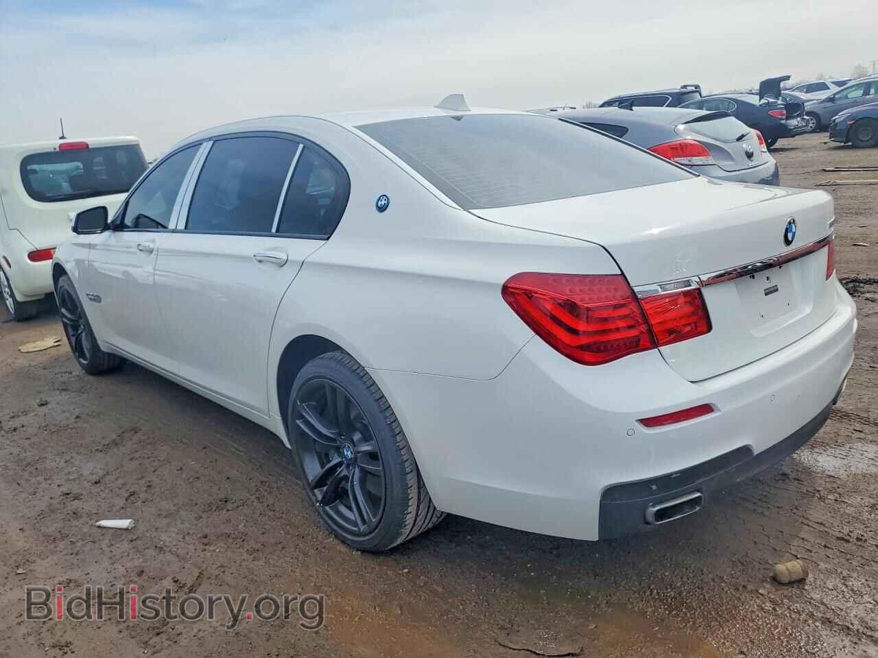 2011 BMW 7 SERIES - VIN: WBAKC8C53BC432649 - Фото 2