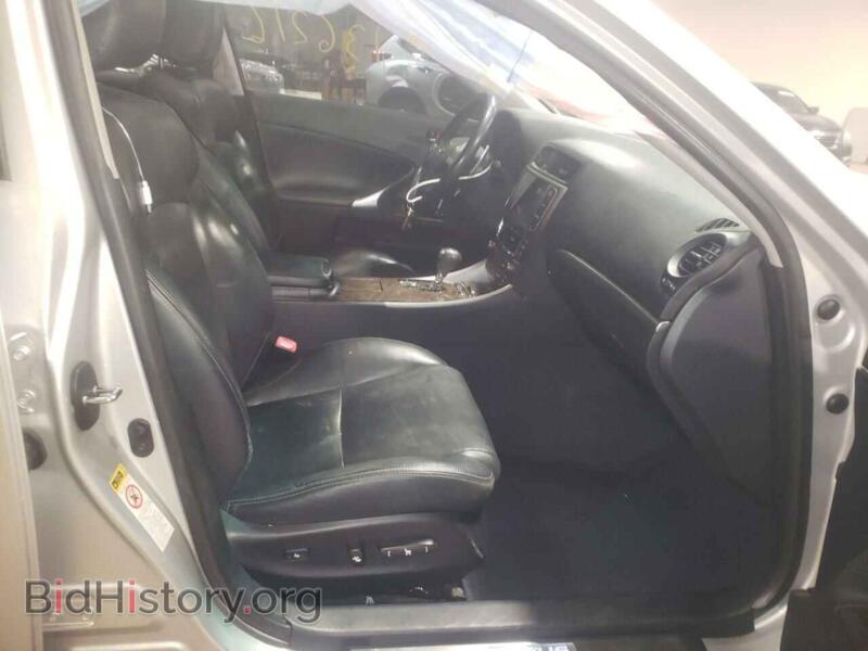 2011 Lexus IS (VIN JTHCE5C21B5001008) — photo 5 of 10