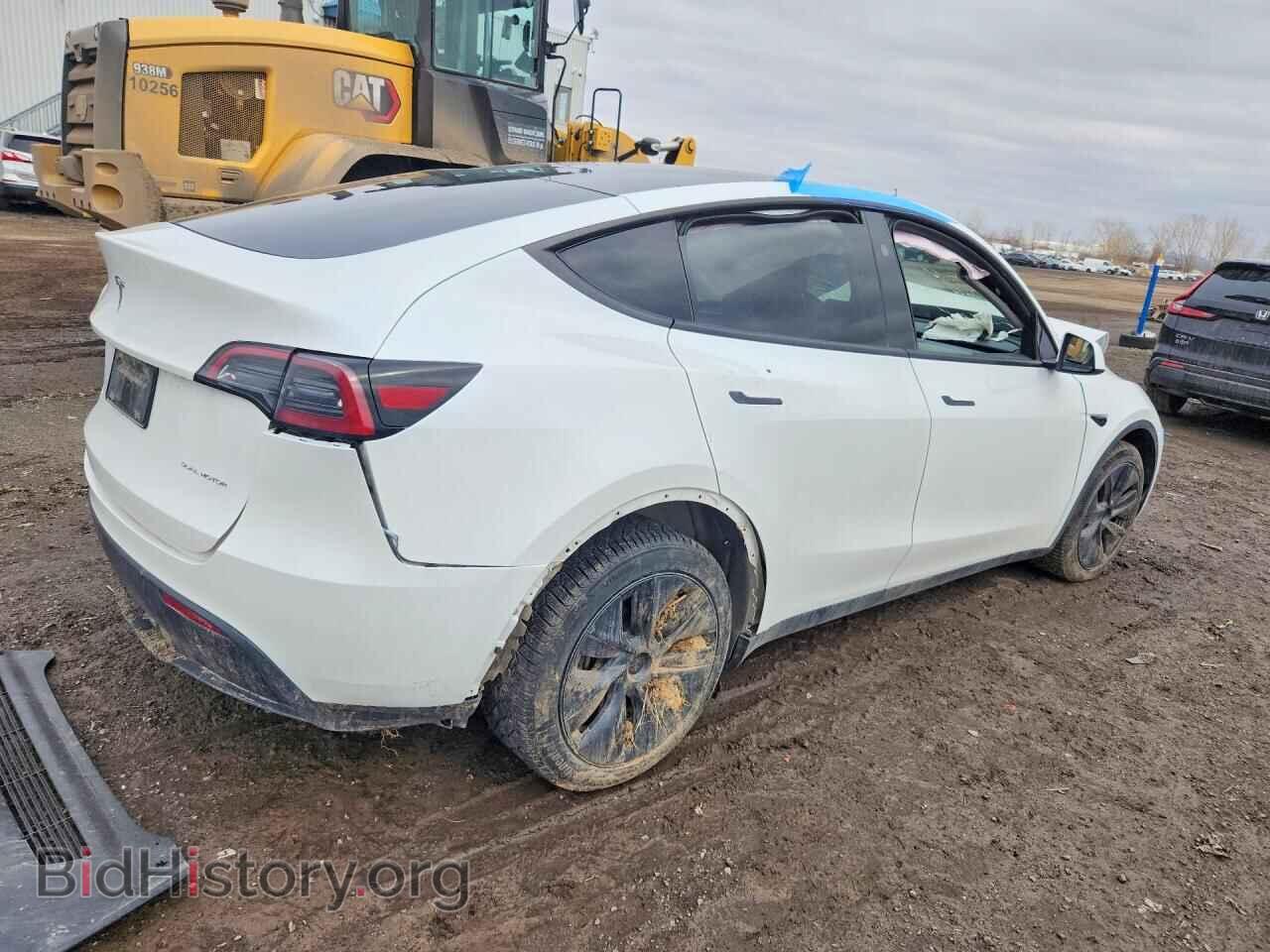 2024 TESLA MODEL Y - VIN: 7SAYGDEE3RF109676 - Фото 3