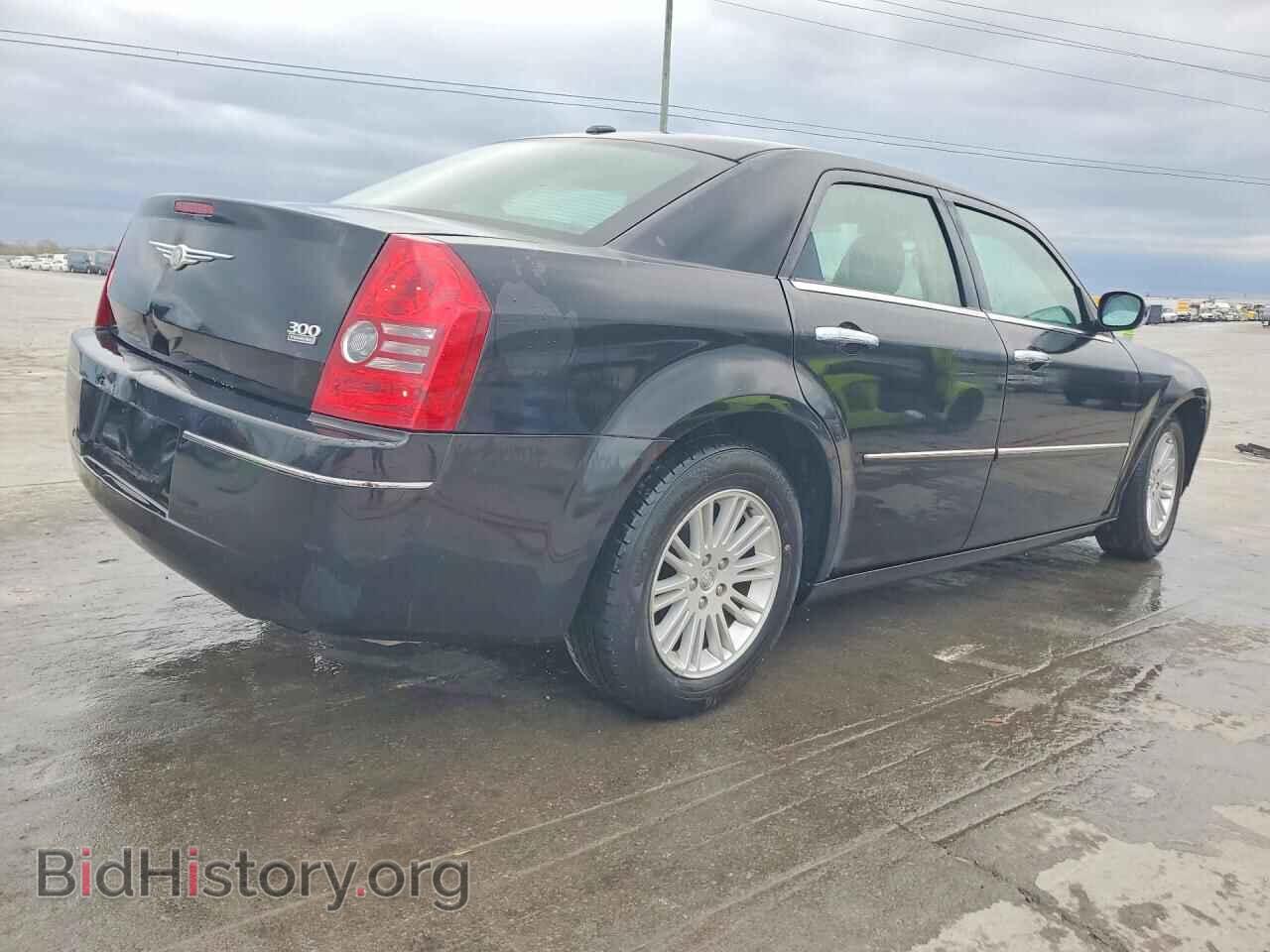 2010 CHRYSLER 300 - VIN: 2C3CA1CV0AH255823 - Фото 3