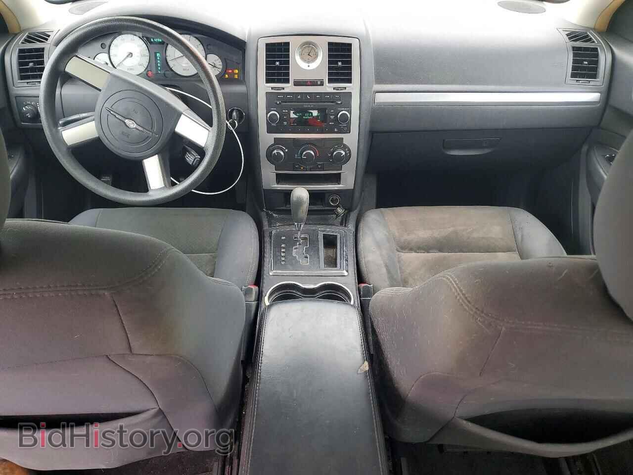 2010 CHRYSLER 300 - VIN: 2C3CA1CV0AH255823 - Фото 8