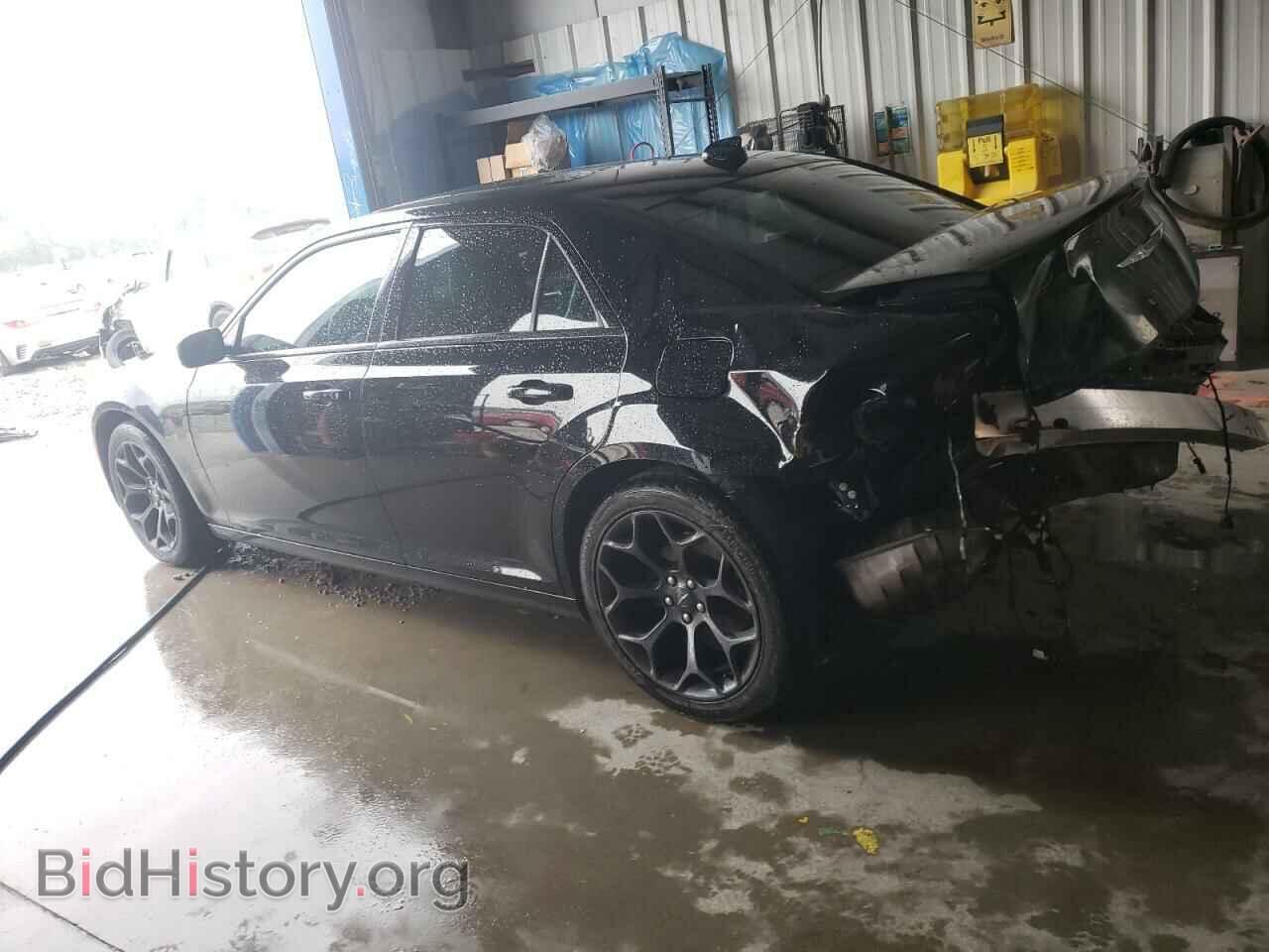 2019 CHRYSLER 300 - VIN: 2C3CCABG3KH508308 - Фото 2