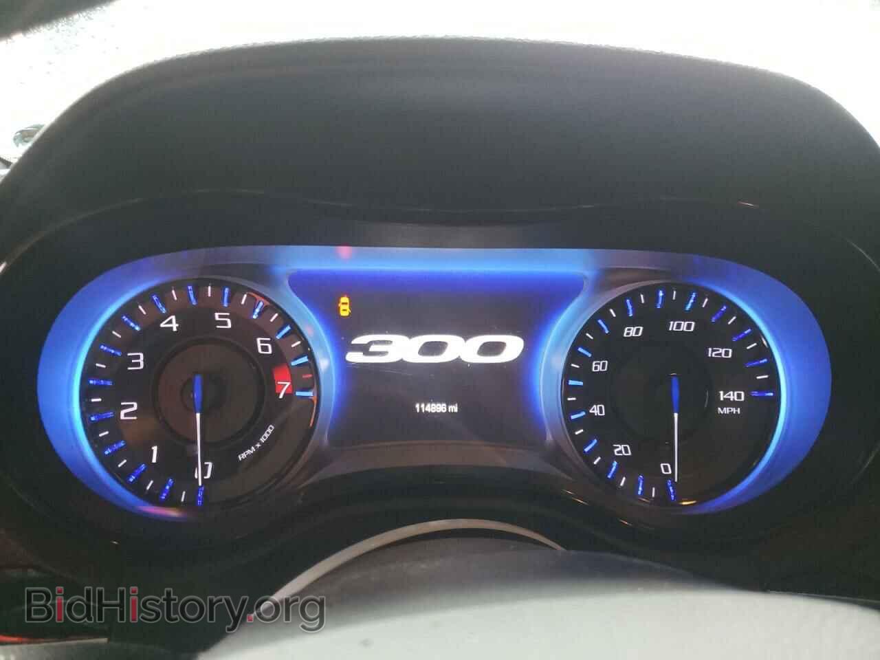 2019 CHRYSLER 300 - VIN: 2C3CCABG3KH508308 - Фото 9