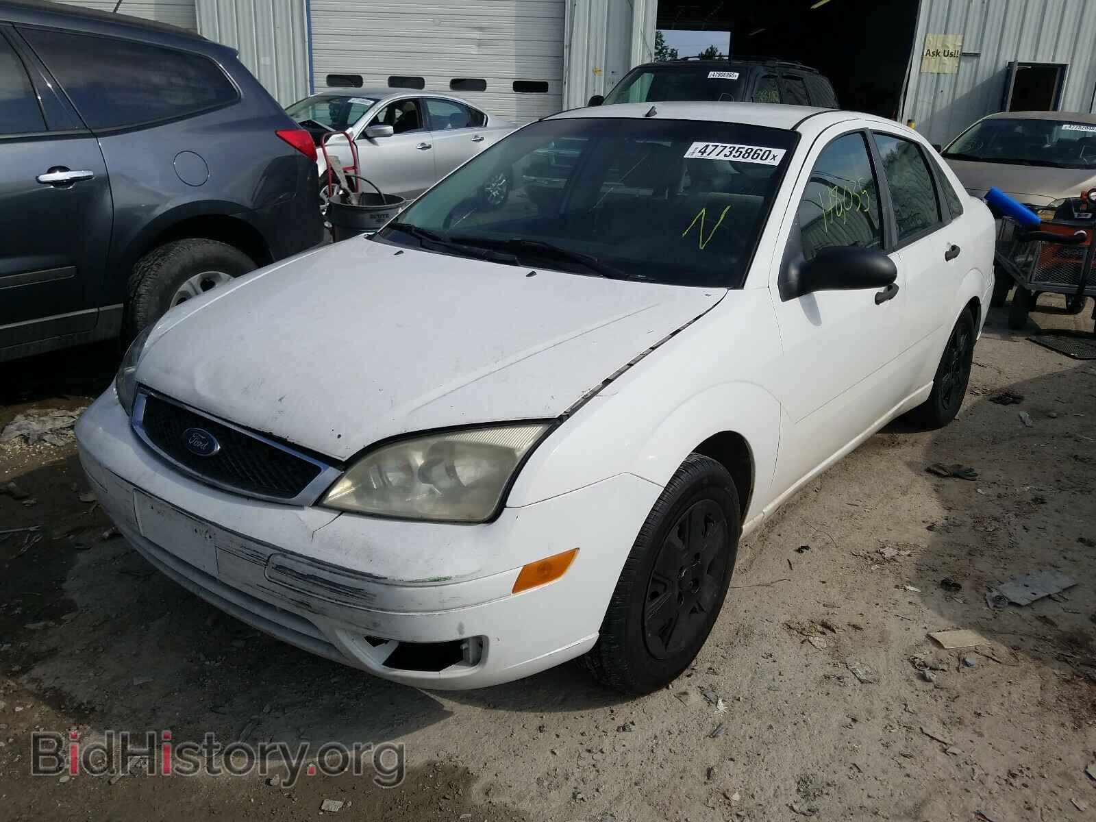 2007 FORD FOCUS - VIN: 1FAHP34N87W360877 - Фото 2