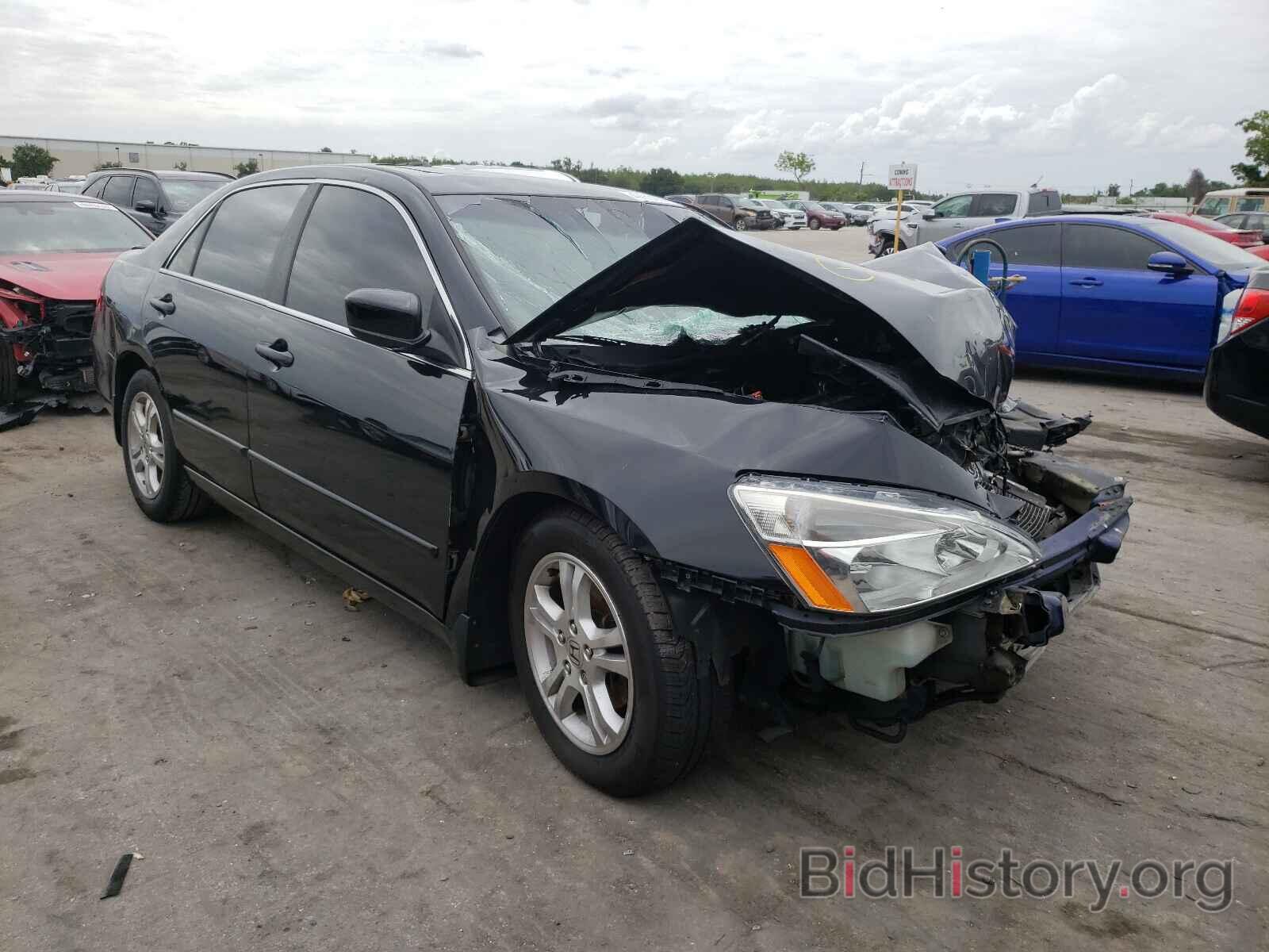 Photo 1HGCM568X7A114119 - HONDA ACCORD 2007