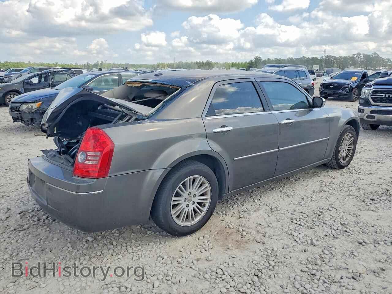 2010 CHRYSLER 300 - VIN: 2C3CA5CV3AH201441 - Фото 3