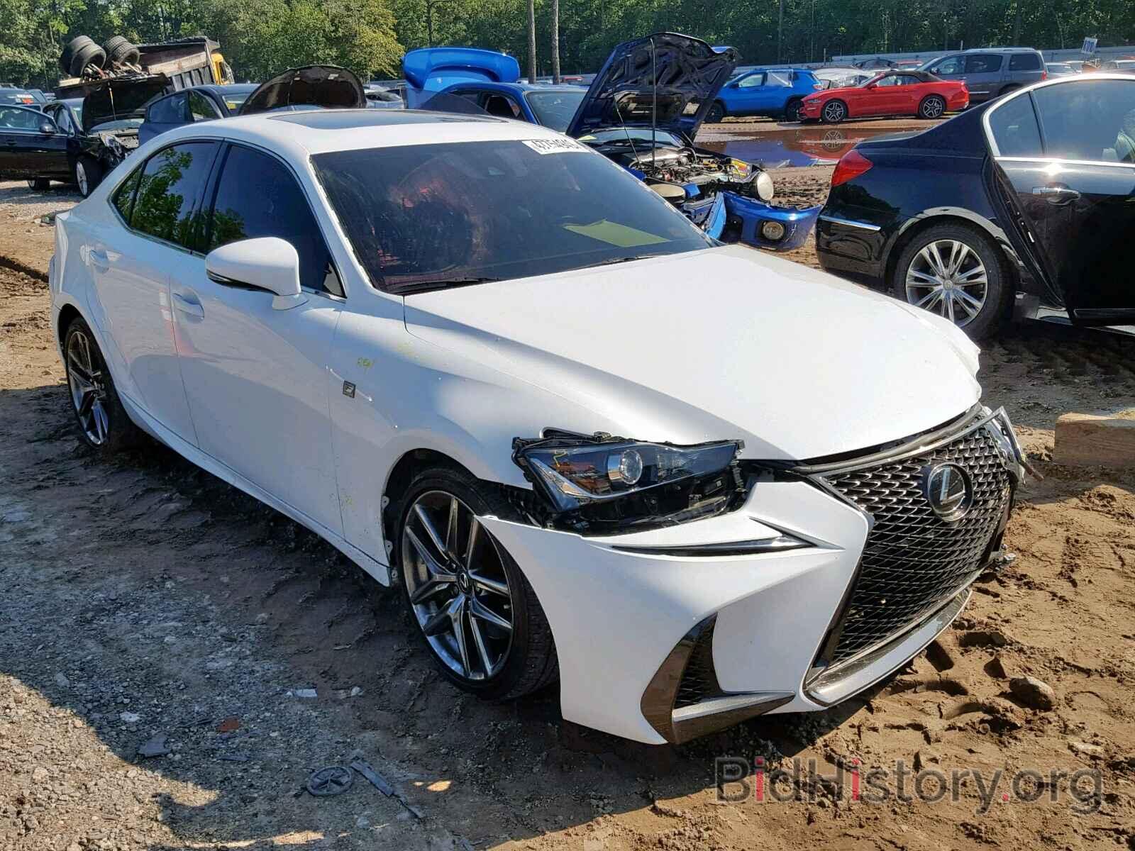 Photo JTHBA1D20J5077235 - LEXUS IS 2018