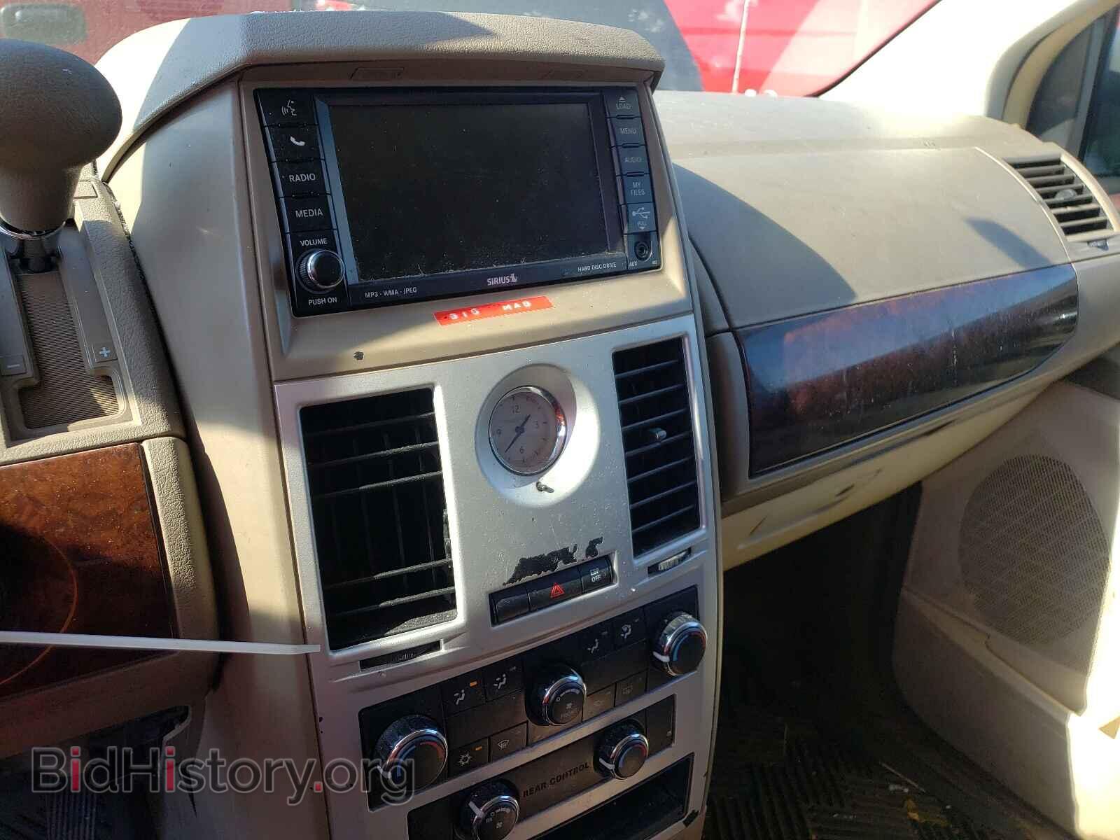 2010 CHRYSLER MINIVAN - VIN: 2A4RR2D17AR338363 - Photo 9