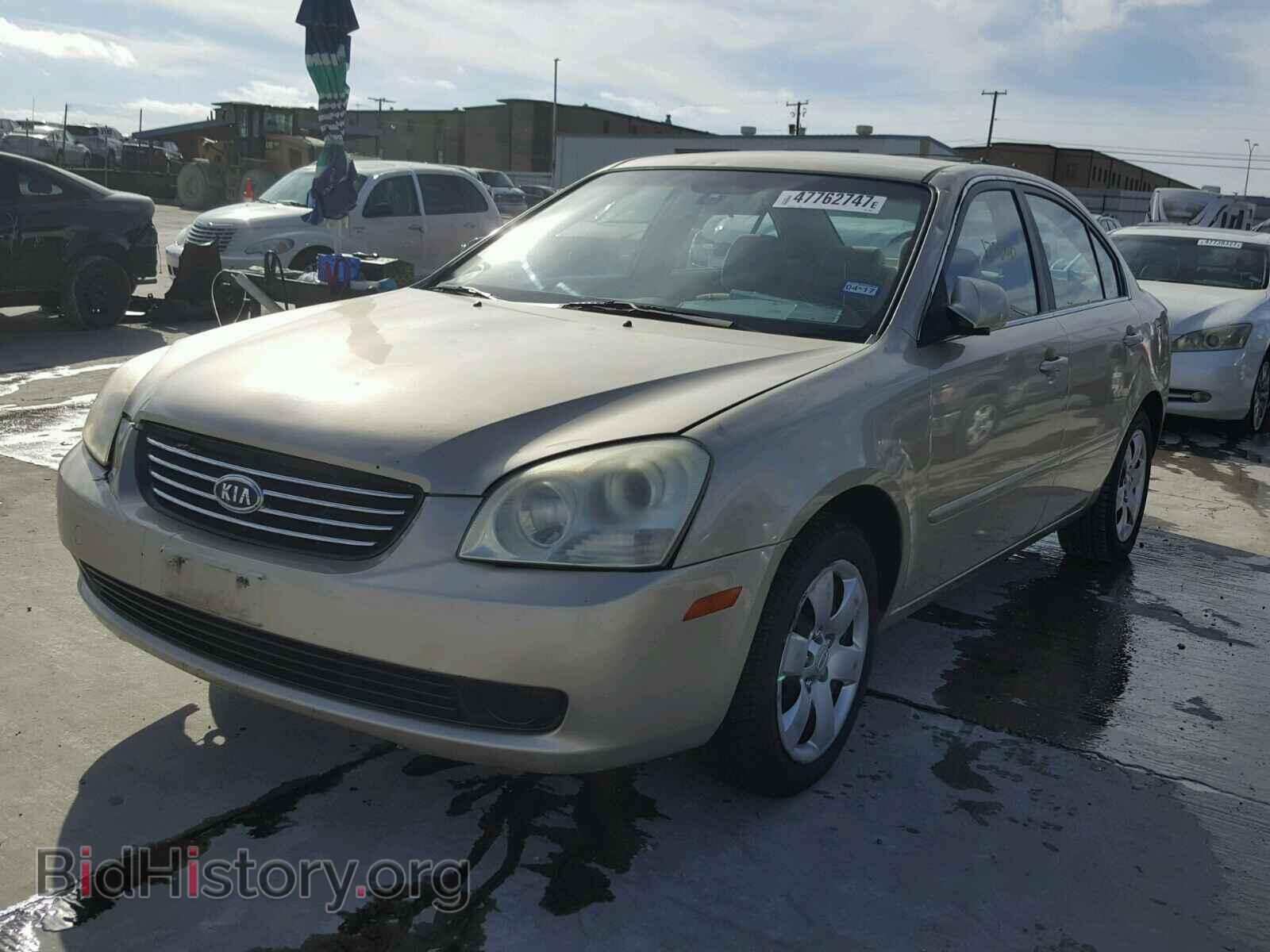 2007 KIA OPTIMA - VIN: KNAGE123775100426 - Фото 2