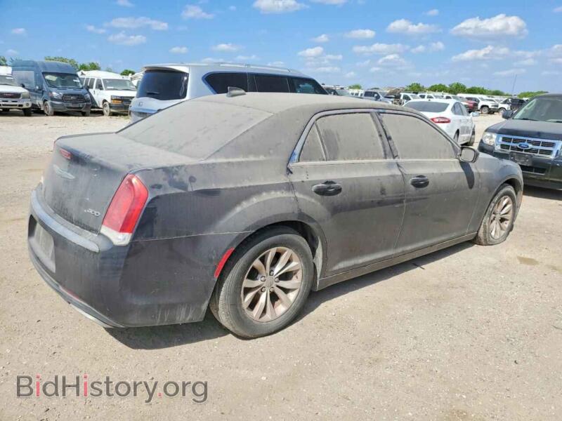 2016 Chrysler 300 (VIN 2C3CCAAG0GH142025) — photo 3 of 12