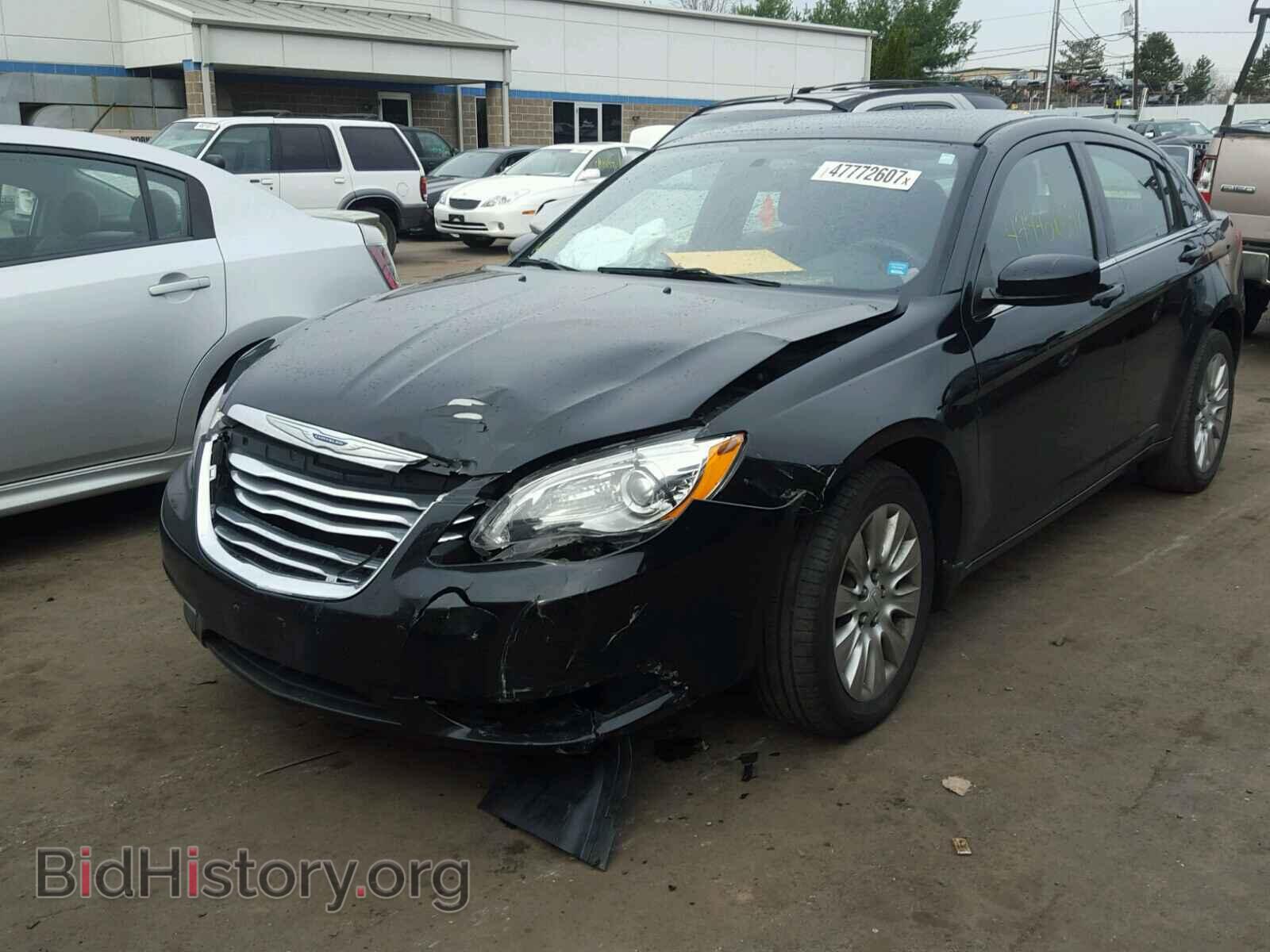 2013 CHRYSLER 200 - VIN: 1C3CCBAB1DN640098 - Фото 2