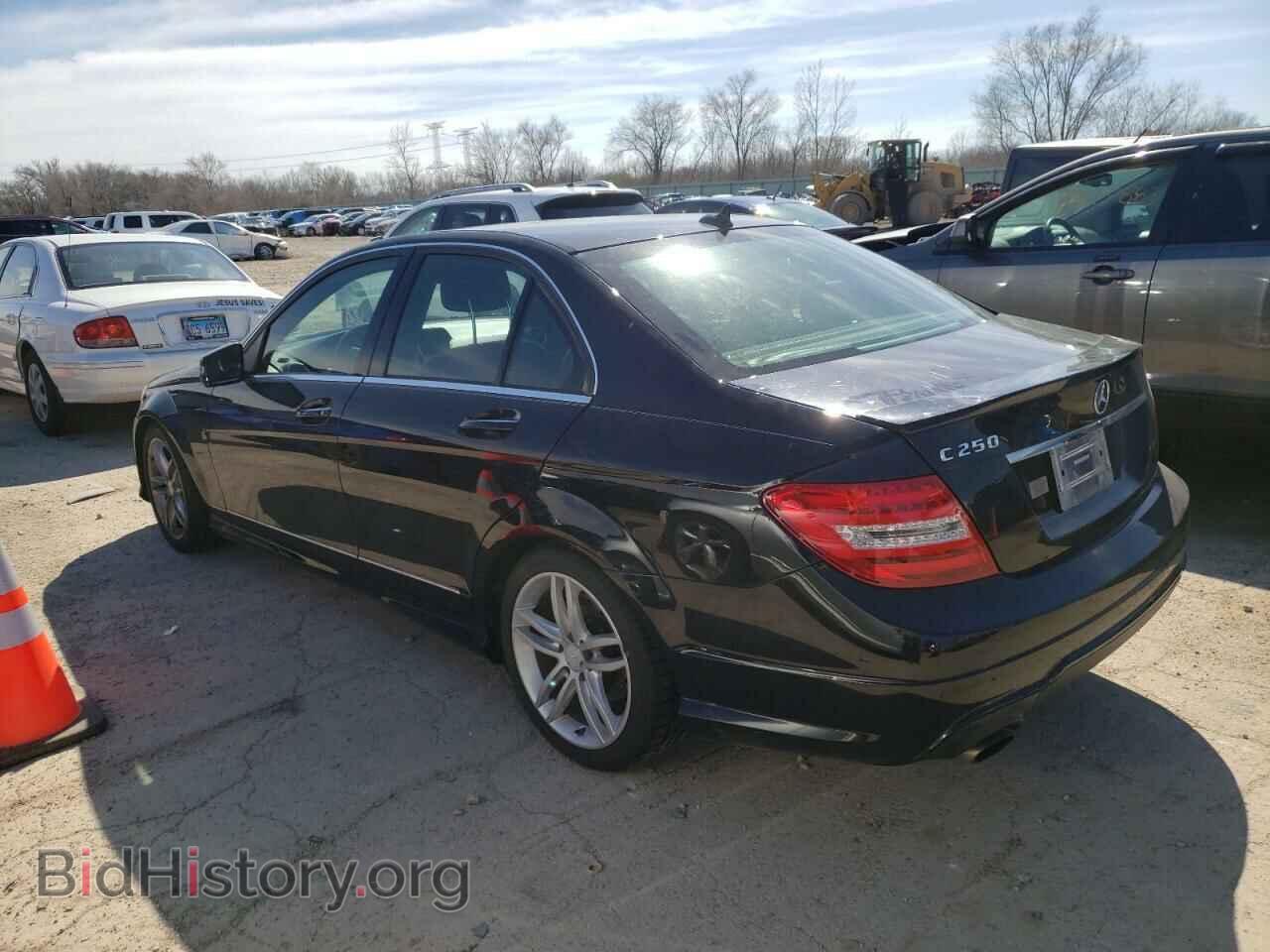 2013 MERCEDES-BENZ C-CLASS - VIN: WDDGF4HB8DA776084 - Фото 2