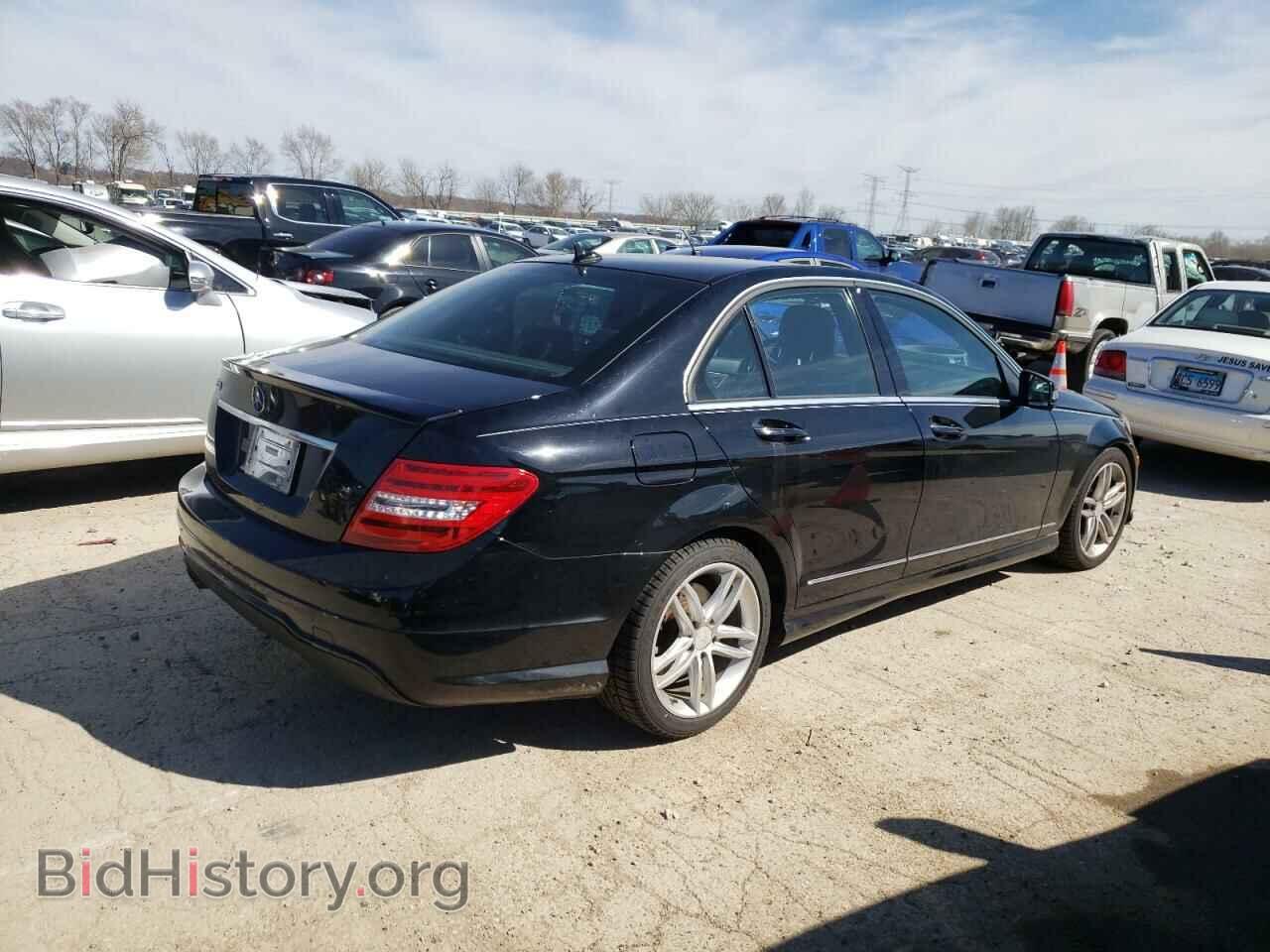 2013 MERCEDES-BENZ C-CLASS - VIN: WDDGF4HB8DA776084 - Фото 3