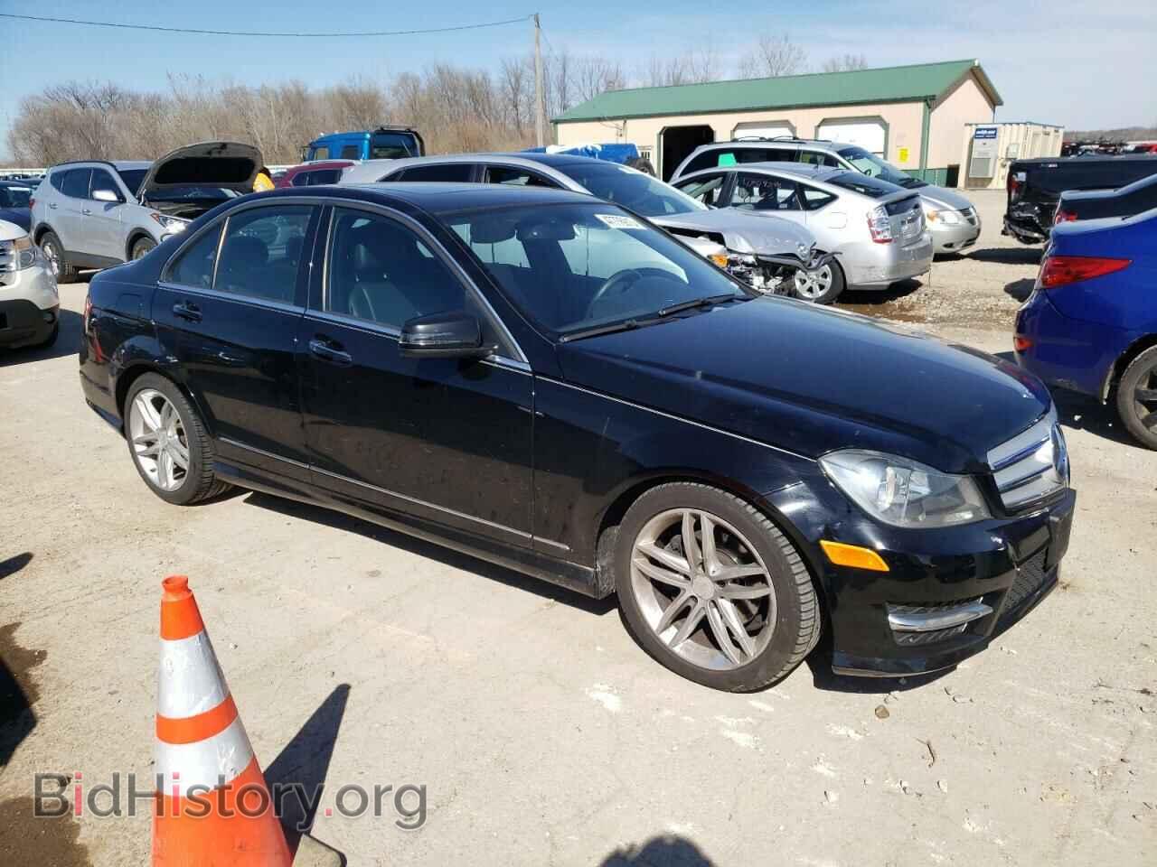 2013 MERCEDES-BENZ C-CLASS - VIN: WDDGF4HB8DA776084 - Фото 4