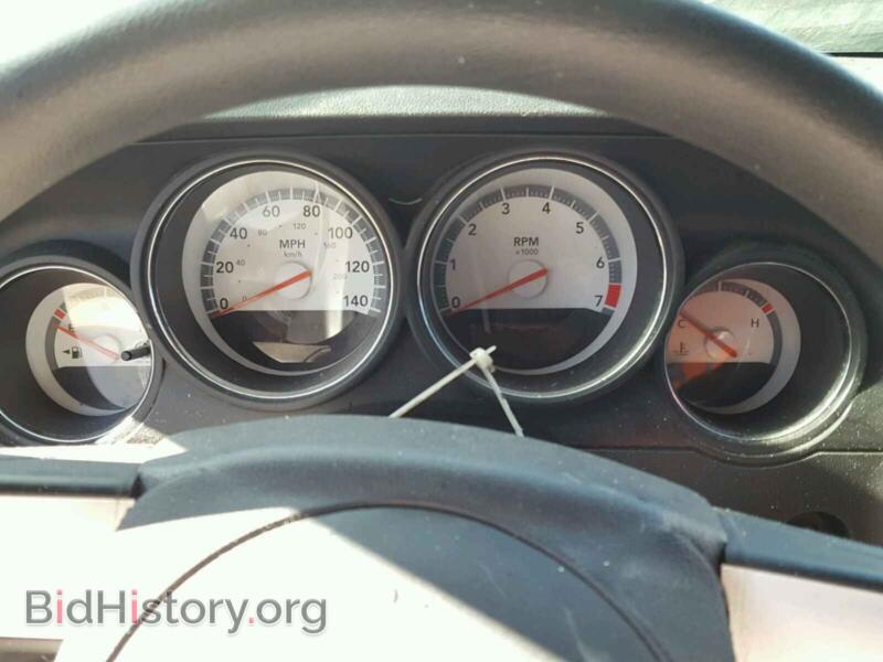 2010 Dodge CHALLENGER (VIN 2B3CJ4DV9AH104329) — photo 8 of 10
