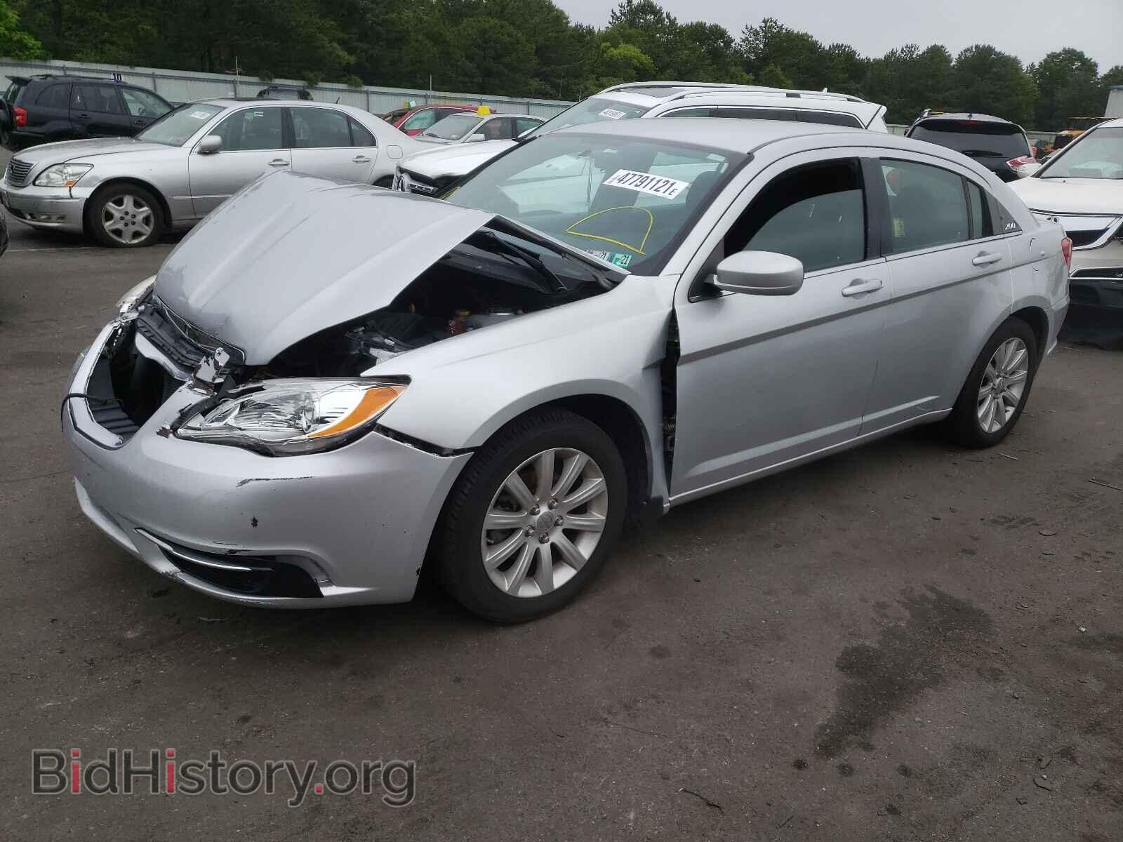 2011 CHRYSLER 200 - VIN: 1C3BC4FB5BN619526 - Фото 2