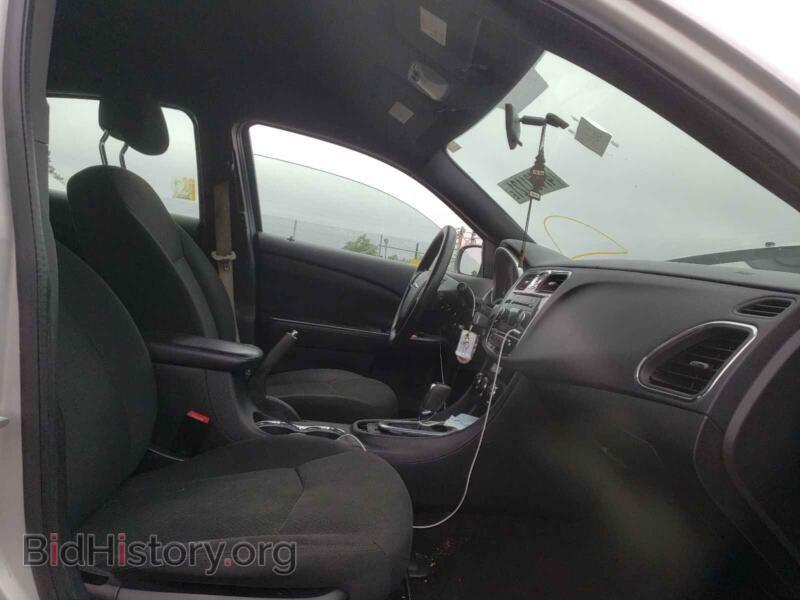2011 Chrysler 200 (VIN 1C3BC4FB5BN619526) — photo 5 of 10