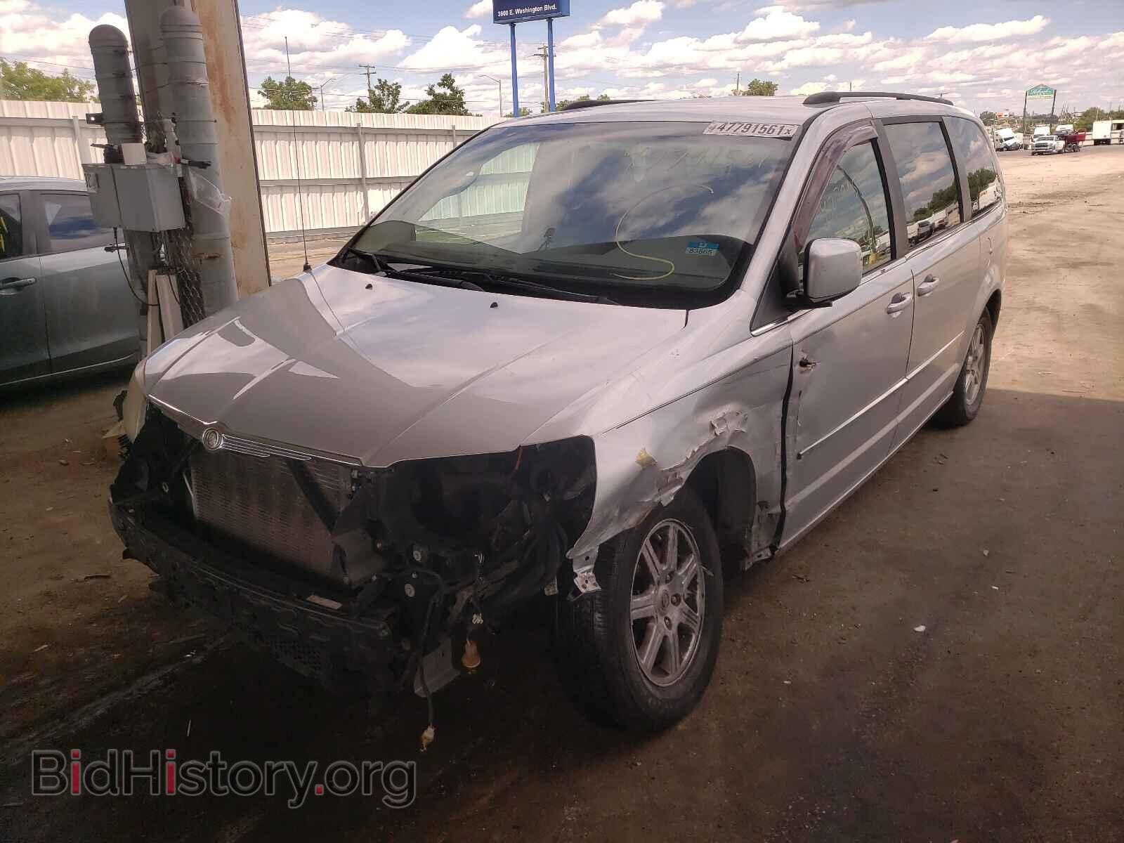 2010 CHRYSLER MINIVAN - VIN: 2A4RR5D13AR467833 - Фото 2