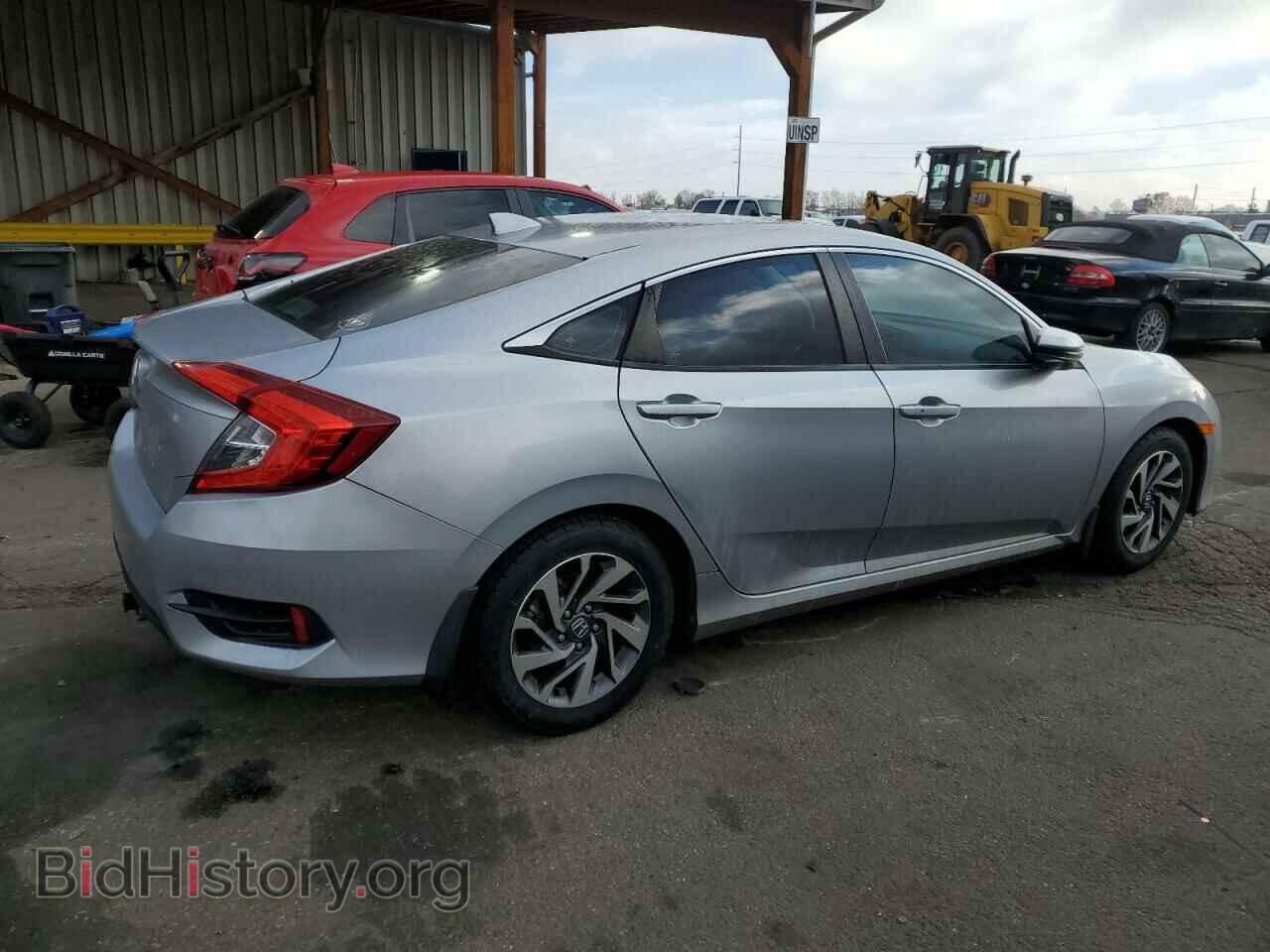 2018 HONDA CIVIC - VIN: 19XFC2F88JE018331 - Фото 3