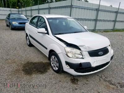 2007 Kia RIO BASE, белый — VIN KNADE123776274543, Copart
