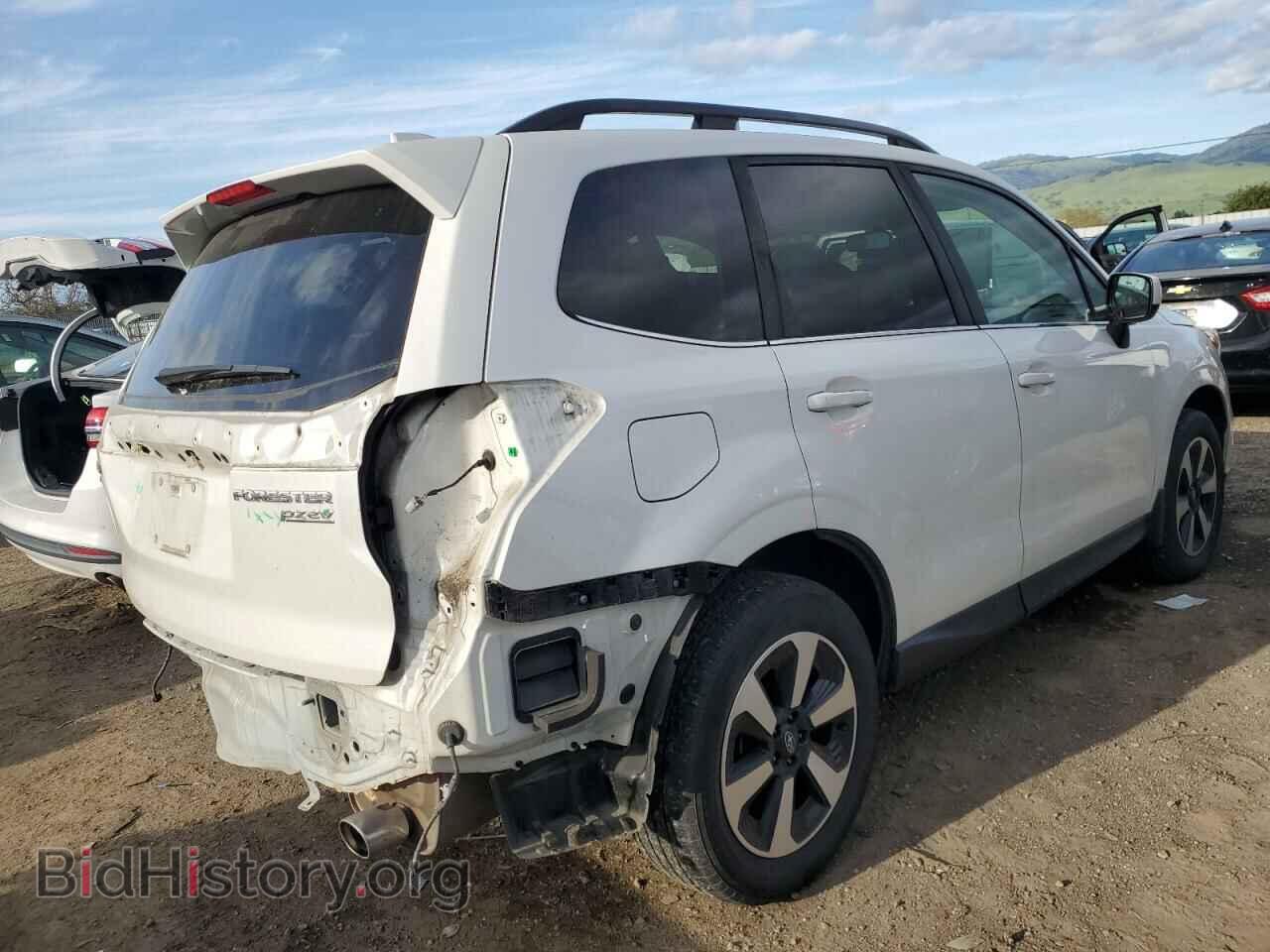 2017 SUBARU FORESTER - VIN: JF2SJAJC2HH538962 - Фото 3