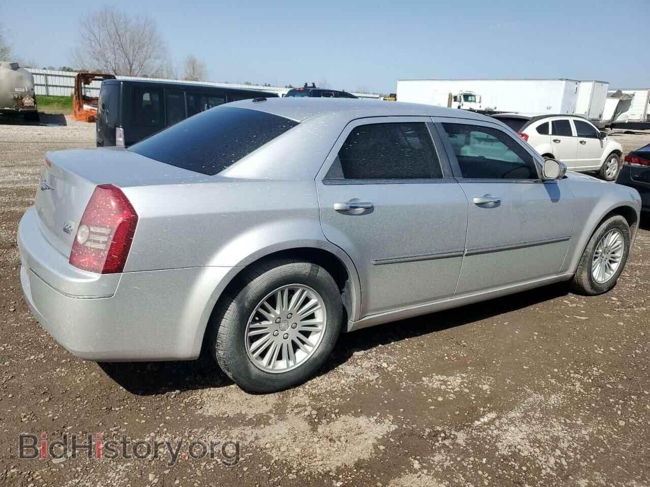 2010 CHRYSLER 300 - VIN: 2C3CA5CV5AH305414 - Фото 3
